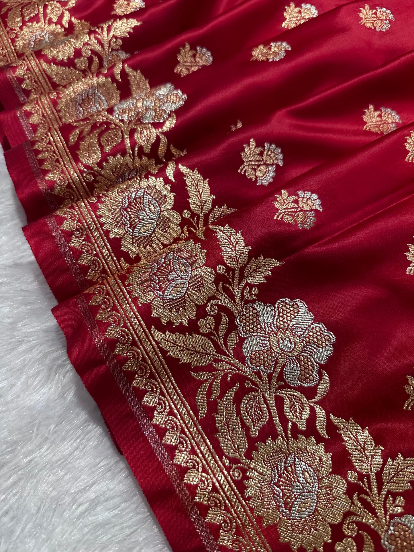 Premium Scarlet Red Banarasi Silk Saree With Elegant Double Zari Buti Border