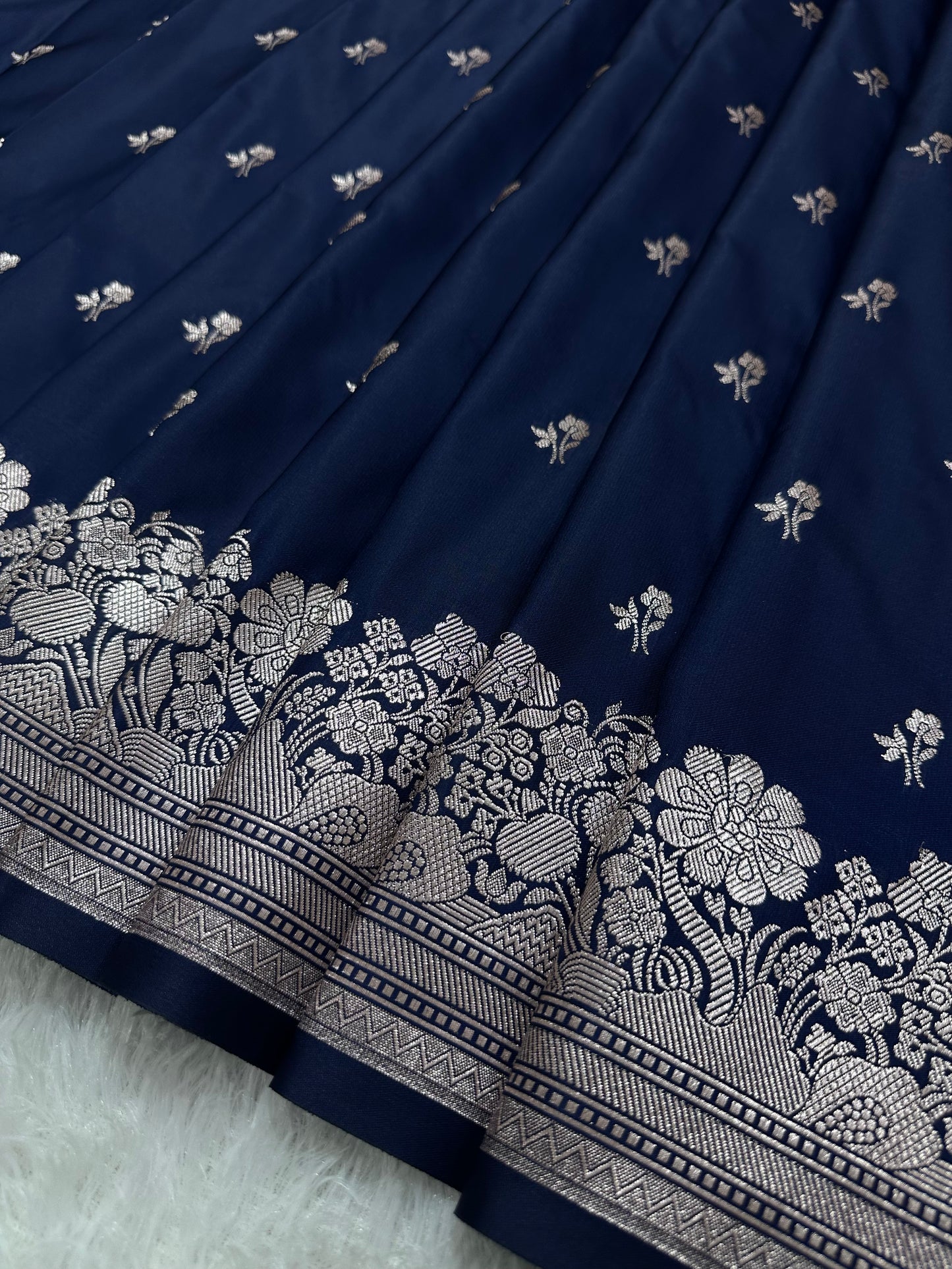 Navy Blue Katan Silk Banarasi Saree with Classic Copper Zari Arch-Bell Border and Elegant Floral Sprigs
