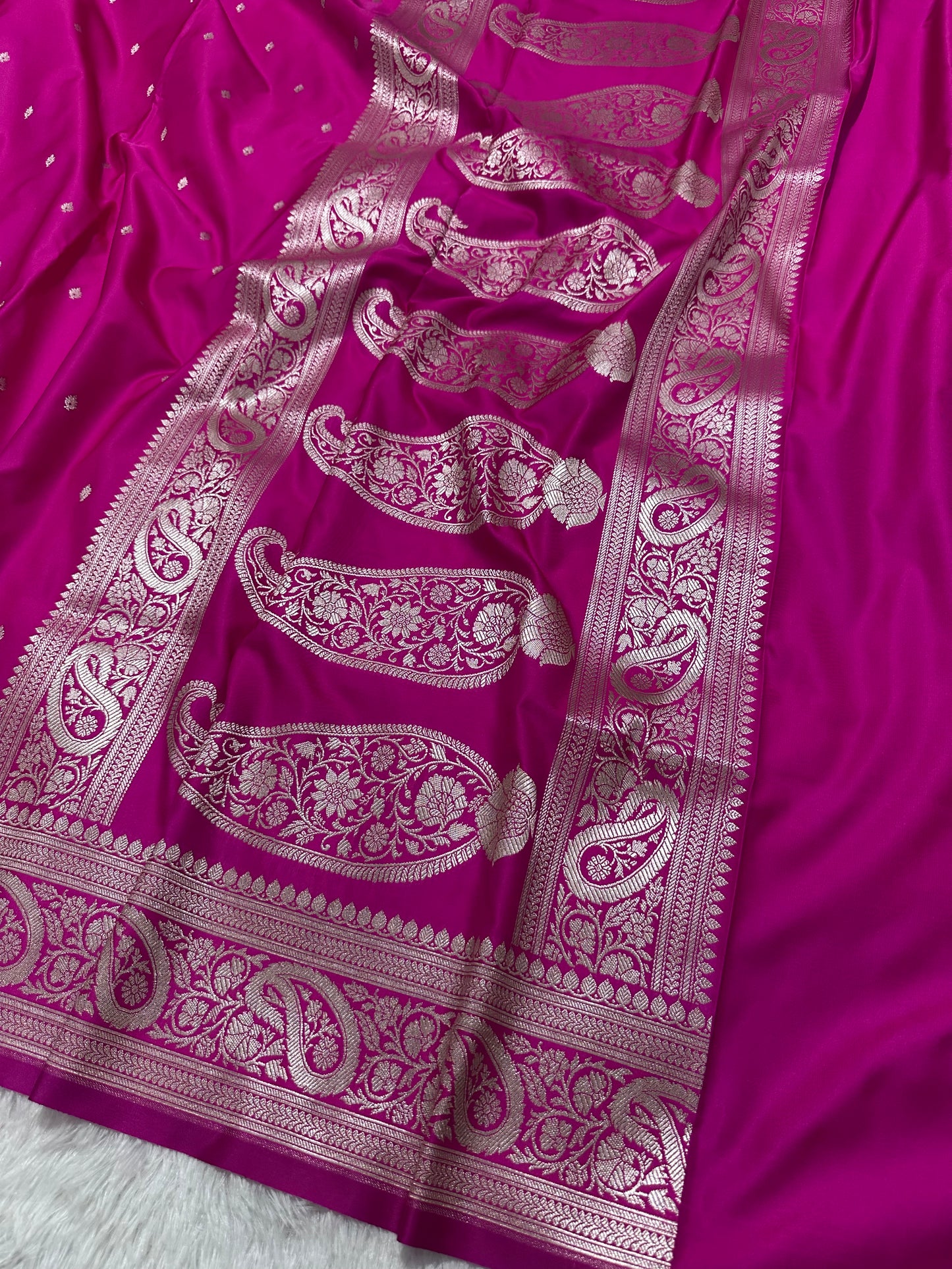 Rose pink Katan Silk Banarasi Saree with Traditional Paisley Border and Shimmering Copper Zari Micro-Butis (Copy)