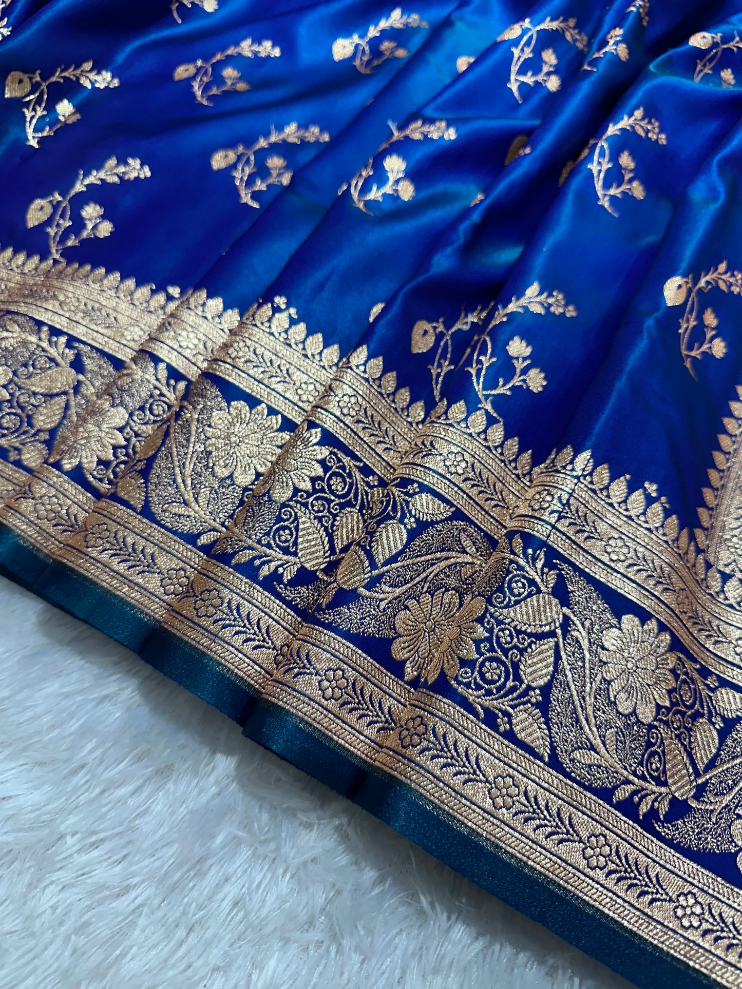 Peacock Dual-Tone Satin Silk Banarasi Saree with Royal Guldasta Chakra Border and Bold Gold Panna Butis (Copy) (Copy)