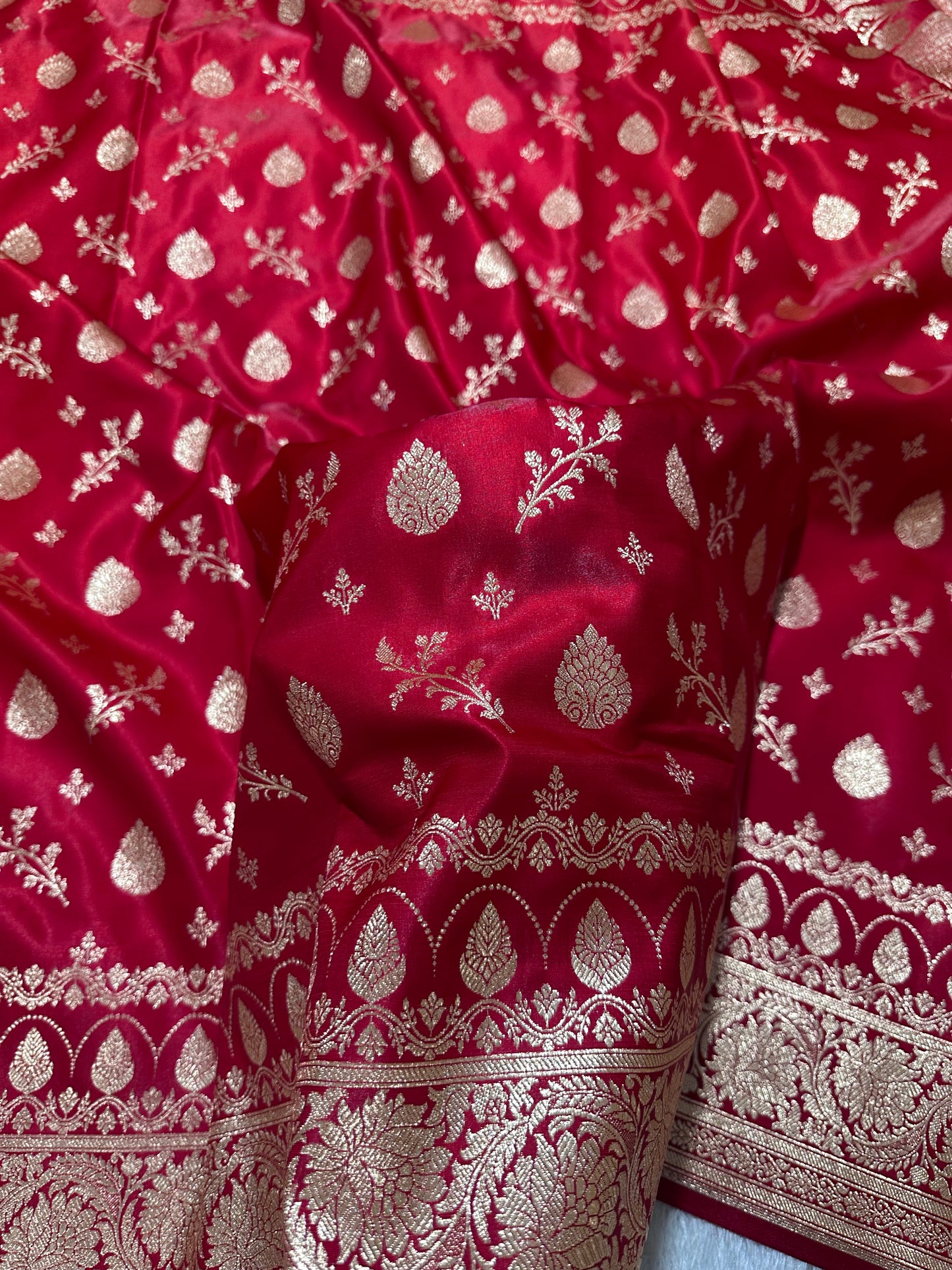 Crimson Red Satin Silk Banarasi Saree with Royal Floral Jhallar Border and Elegant Kalka-Floral Jaal Butis