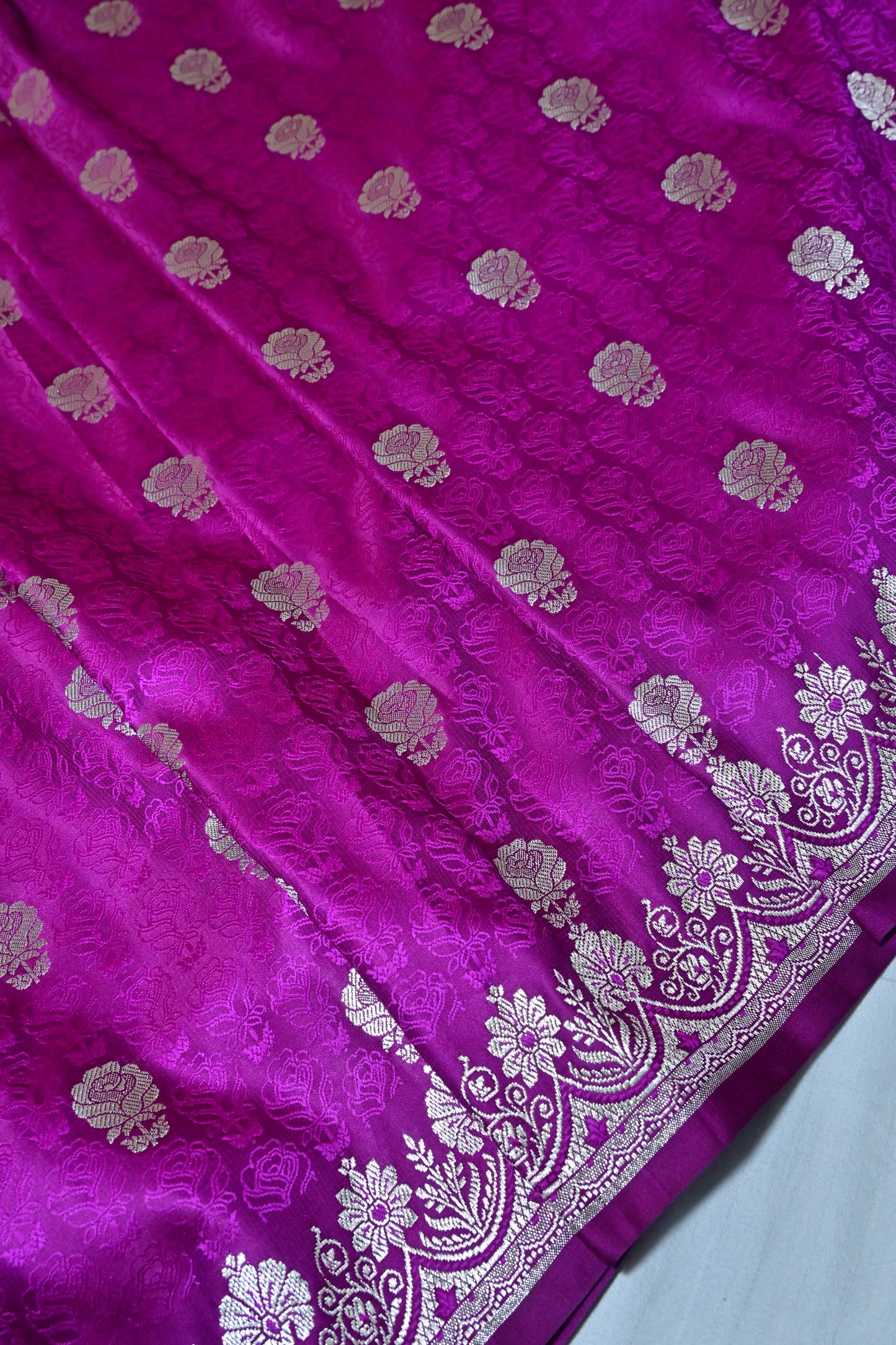 Premium purplish-pink Katan Banarasi Silk Saree with Silver Zari Floral Buta – Traditional Wedding & Festive Wear