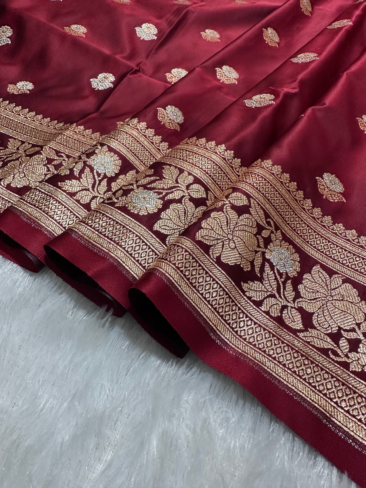 Premium Maroon Banarasi Silk Saree With Rich Gold & Silver Double Zari Weaving