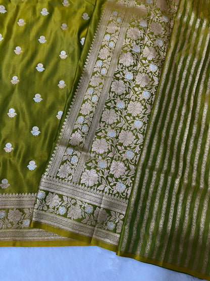 Premium Moss Green Banarasi Silk Saree With Rich Gold & Silver Double Zari Weaving
