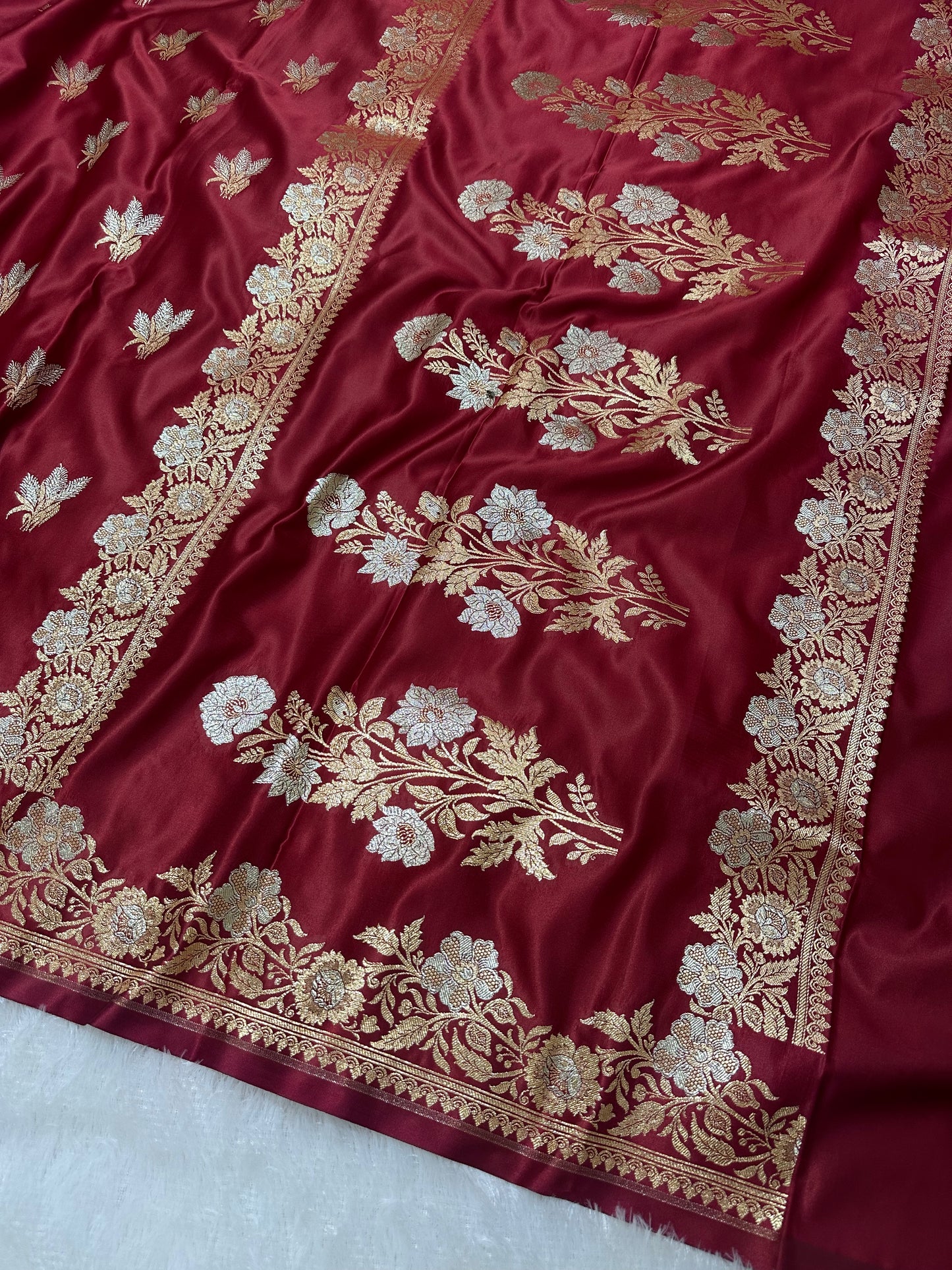 Premium Dark Maroon Banarasi Silk Saree With Rich Gold & Silver Double Zari Weaving