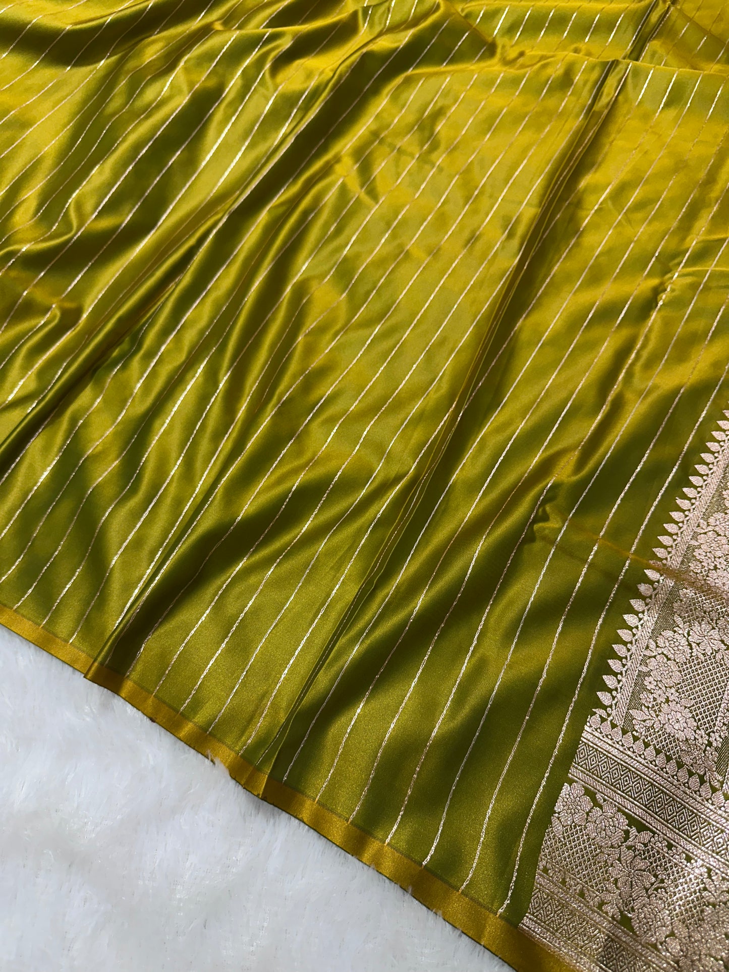 Luxury Mehendi Green Plain Silk Saree With Rich Banarasi Border