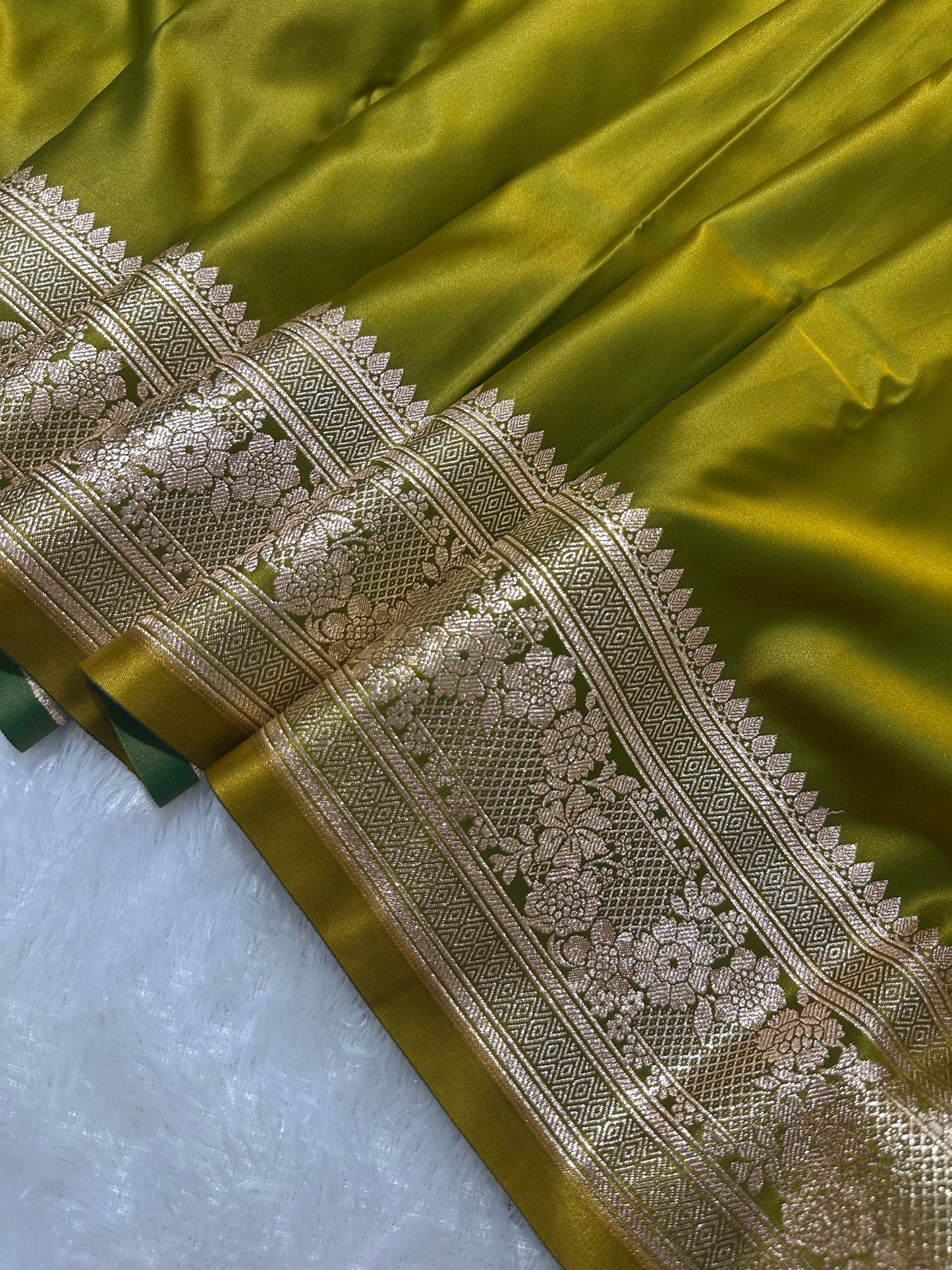 Luxury Mehendi Green Plain Silk Saree With Rich Banarasi Border