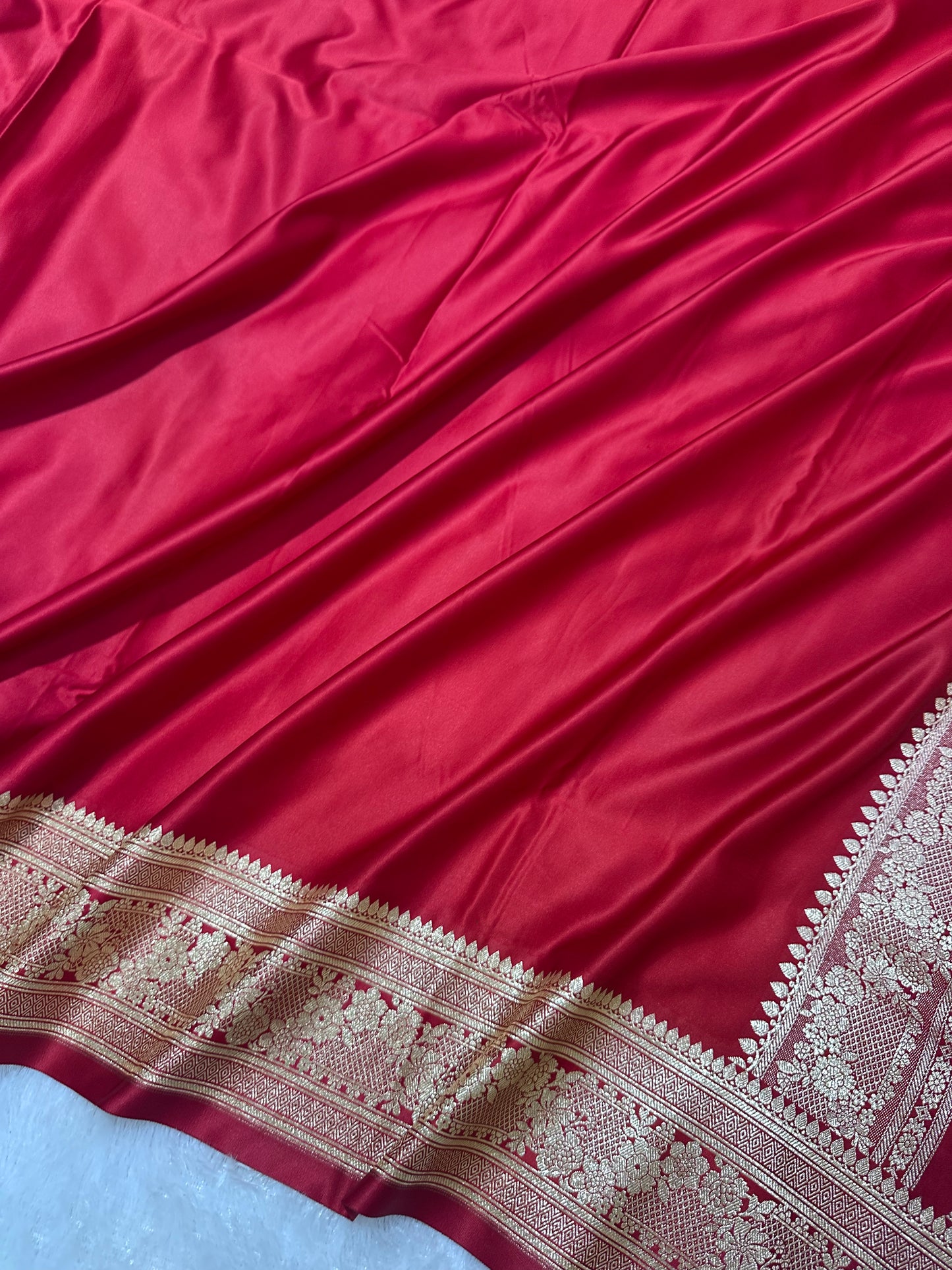 Luxury Ruby Red Plain Silk Saree With Rich Banarasi Border