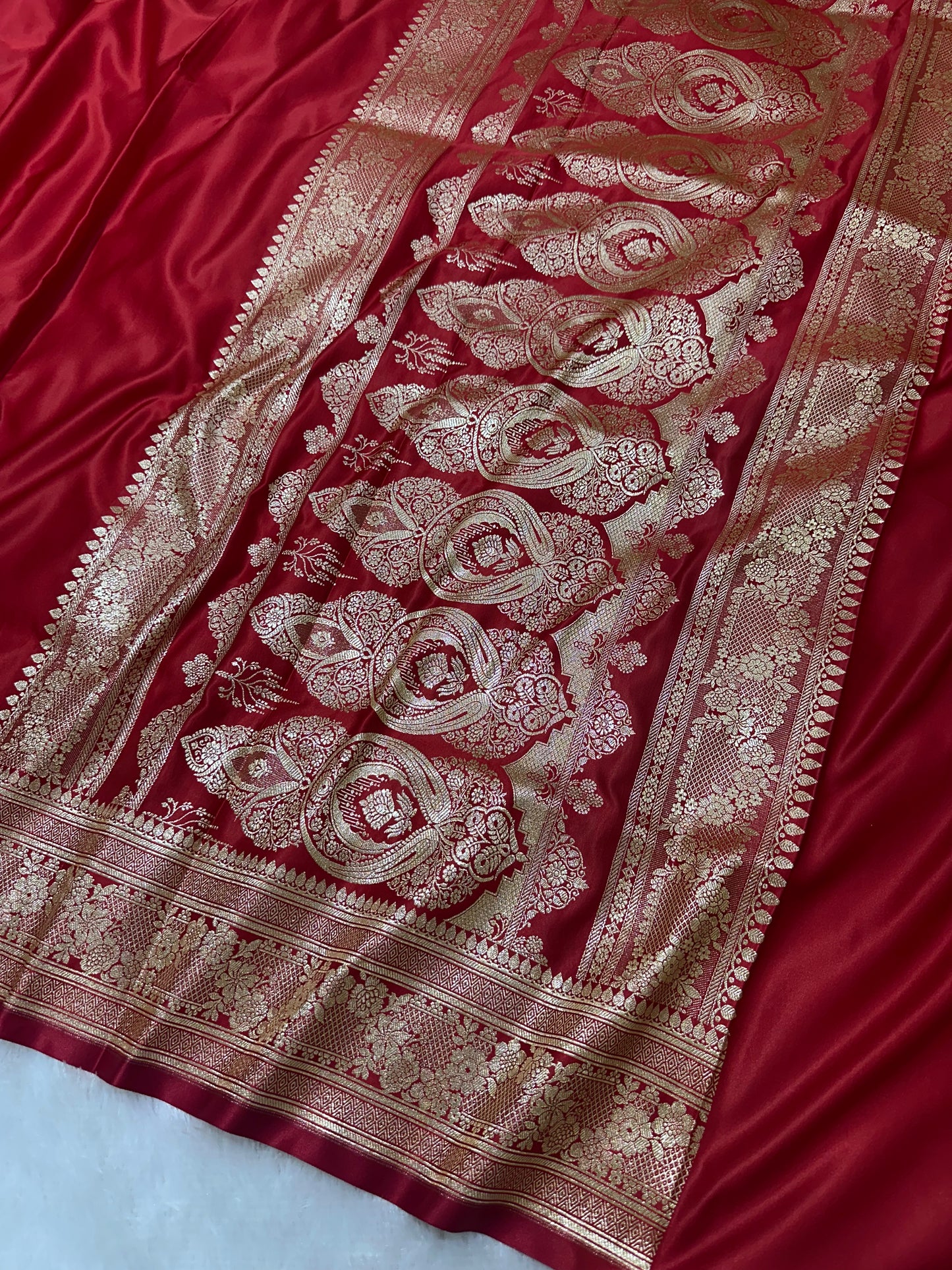 Luxury Ruby Red Plain Silk Saree With Rich Banarasi Border
