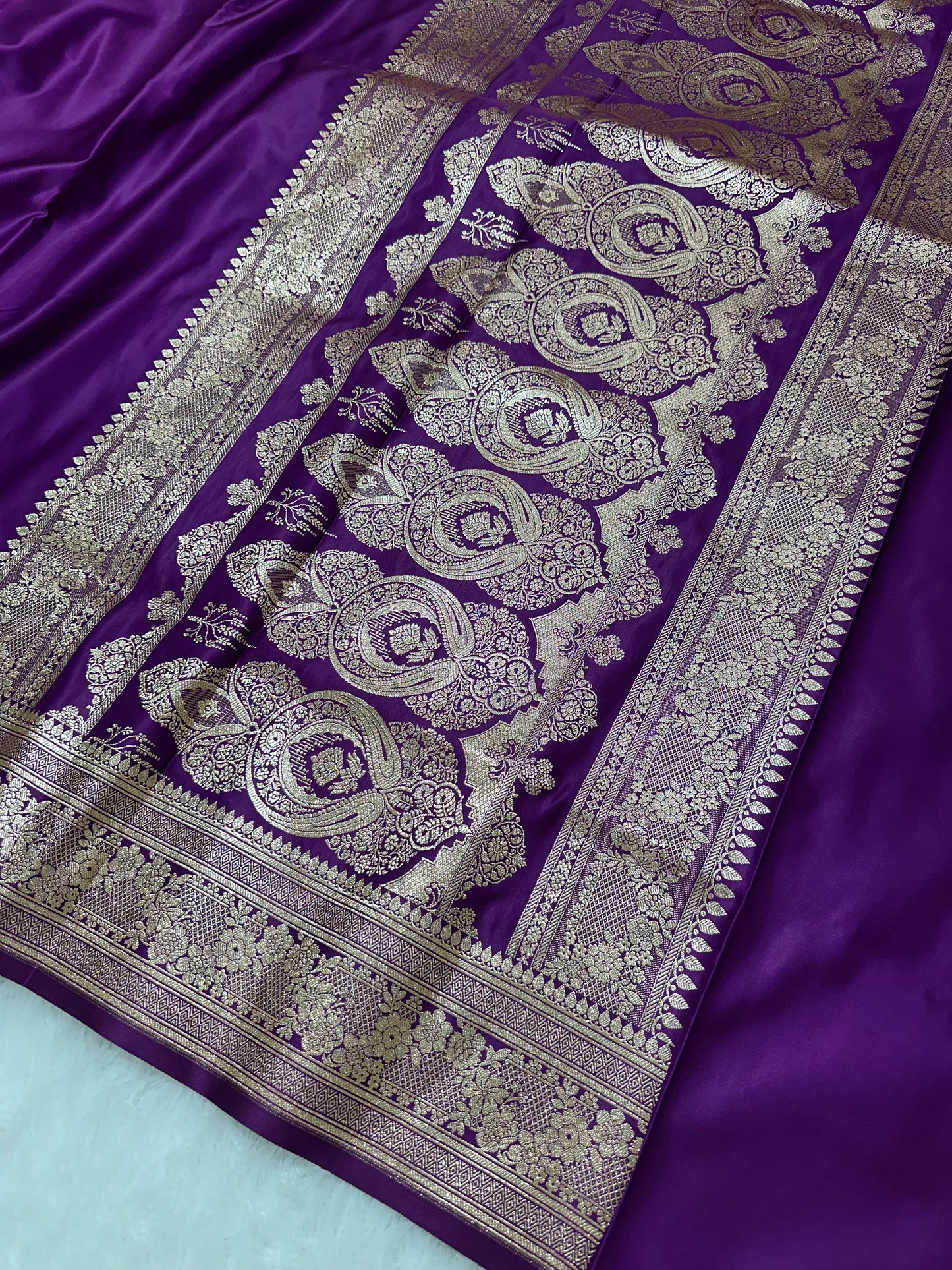 Luxury Violet Plain Silk Saree With Rich Banarasi Border