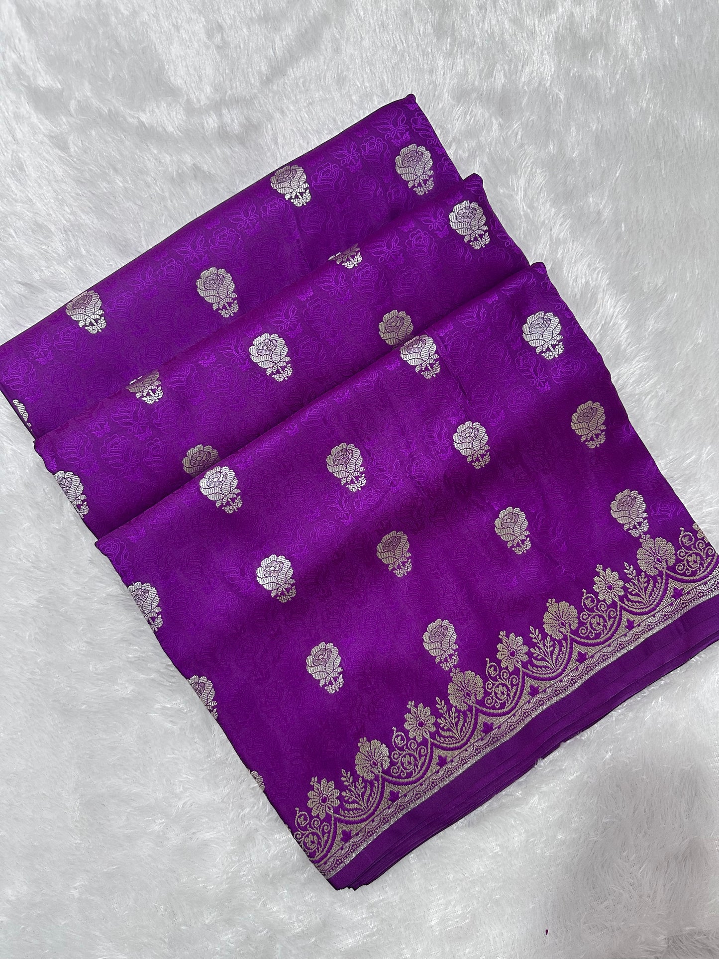Premium purplish-pink Katan Banarasi Silk Saree with Silver Zari Floral Buta – Traditional Wedding & Festive Wear