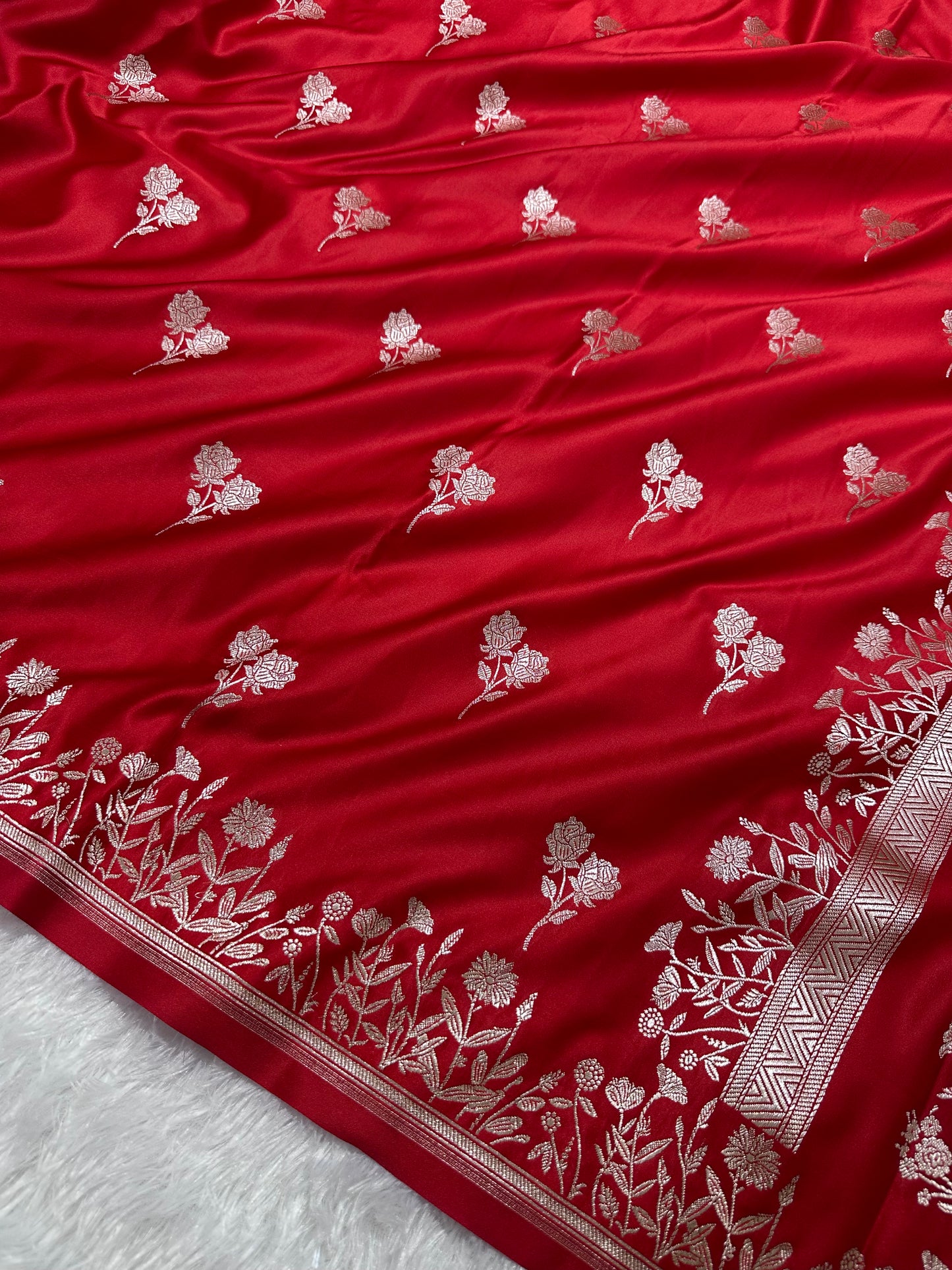 Royal Maharani Red Banarasi Silk Saree