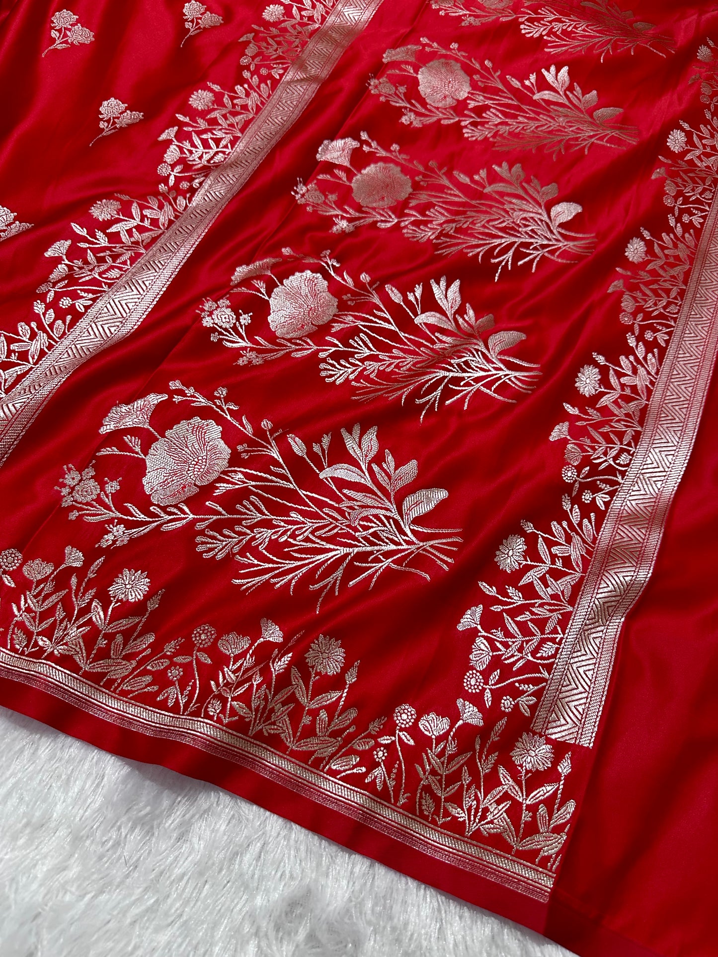 Royal Maharani Red Banarasi Silk Saree