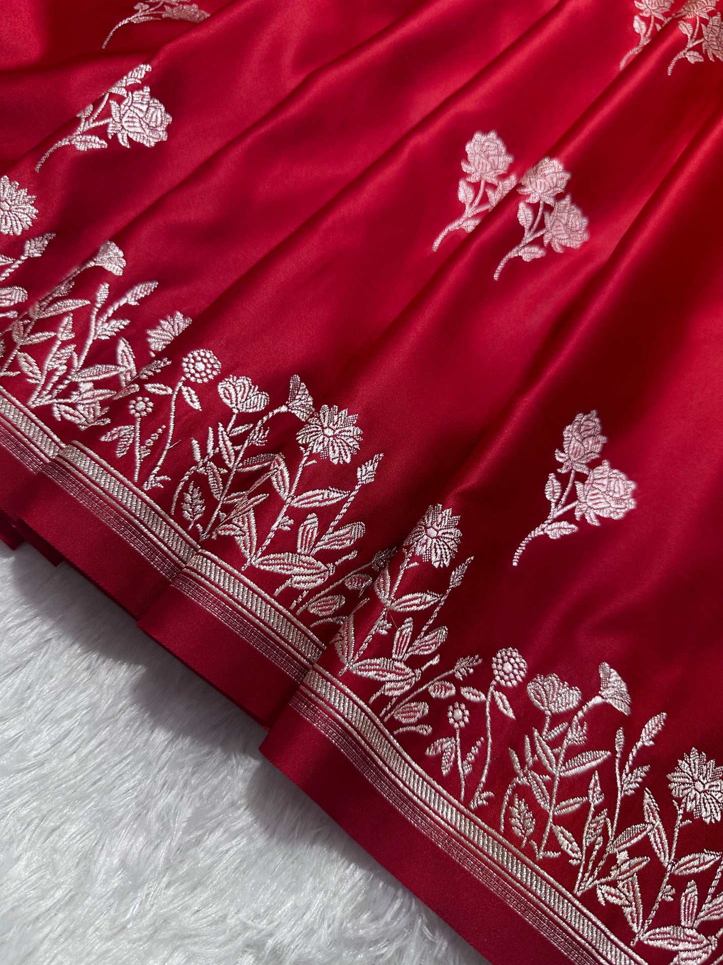 Royal Maharani Red Banarasi Silk Saree