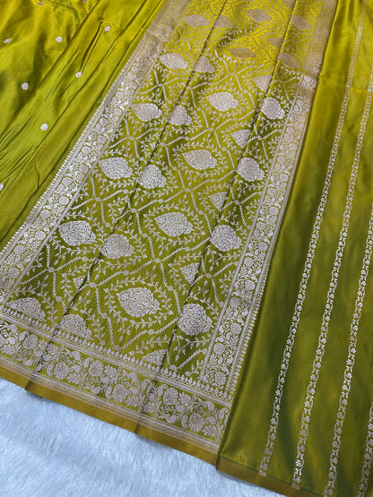 Elegant Mehndi Green Banarasi Silk Saree