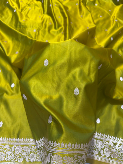 Elegant Mehndi Green Banarasi Silk Saree