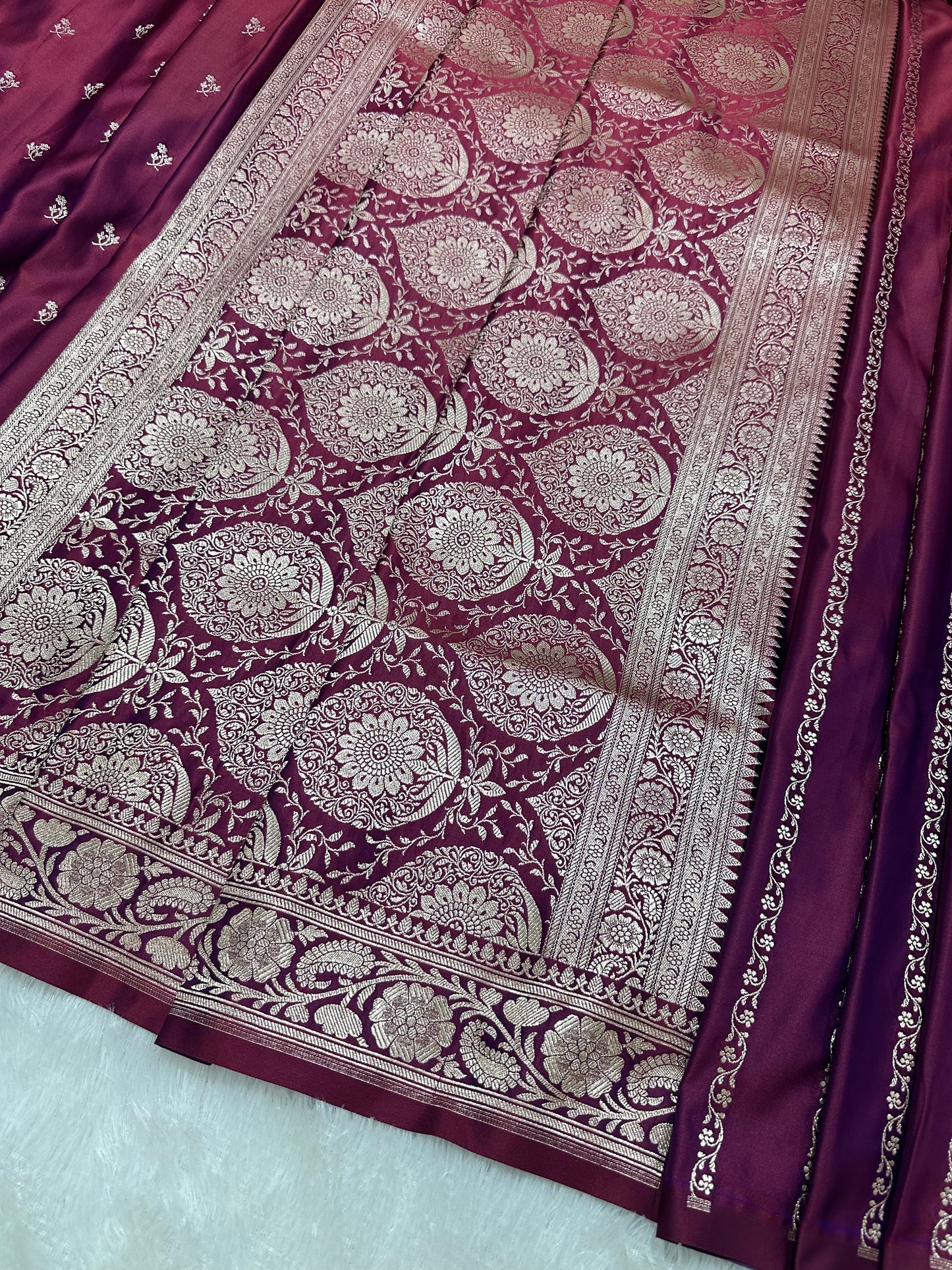 Premium Deep Magenta Banarasi Silk Saree With Elegant Double Zari Buti Border&nbsp;