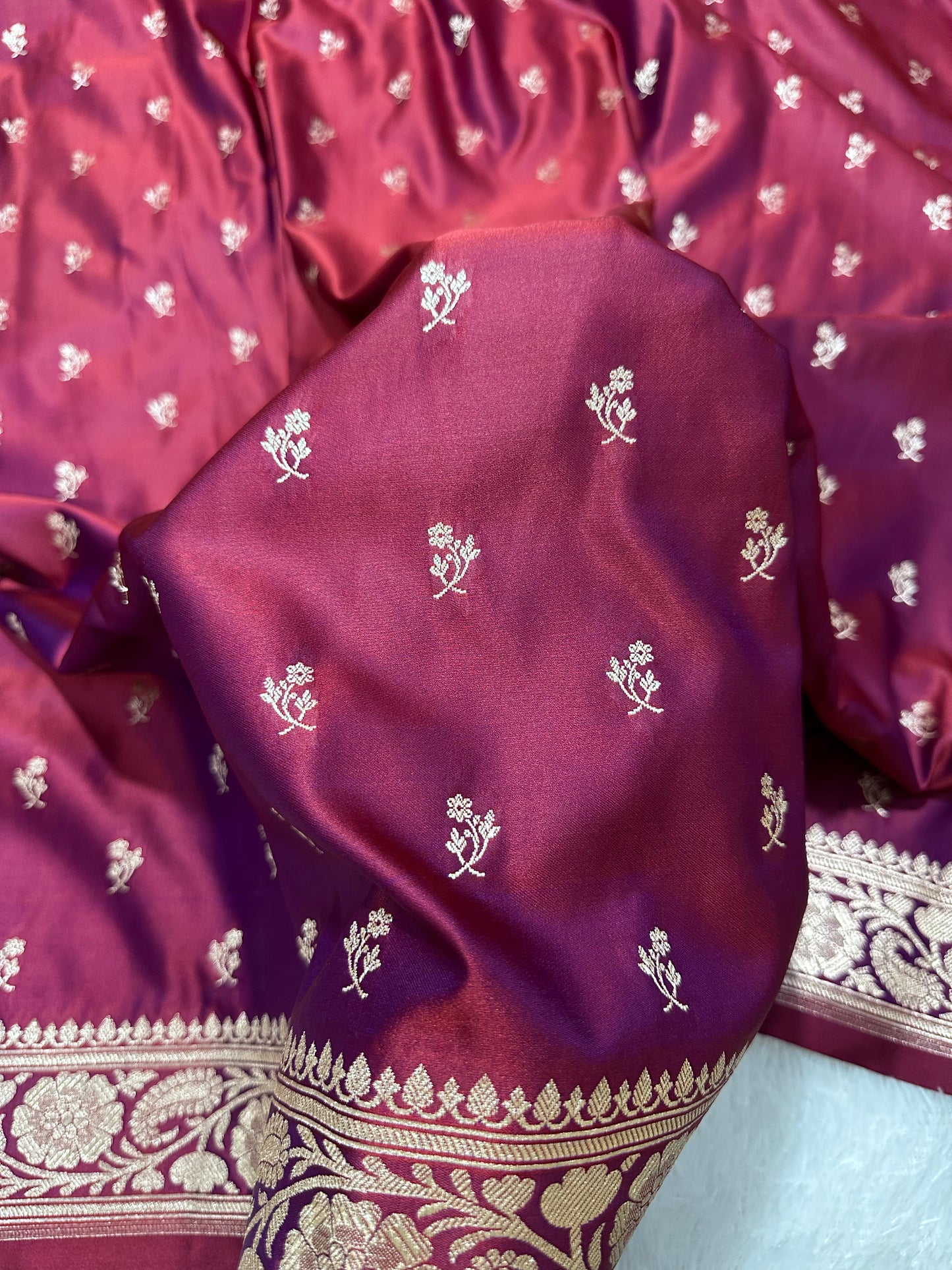 Premium Deep Magenta Banarasi Silk Saree With Elegant Double Zari Buti Border&nbsp;