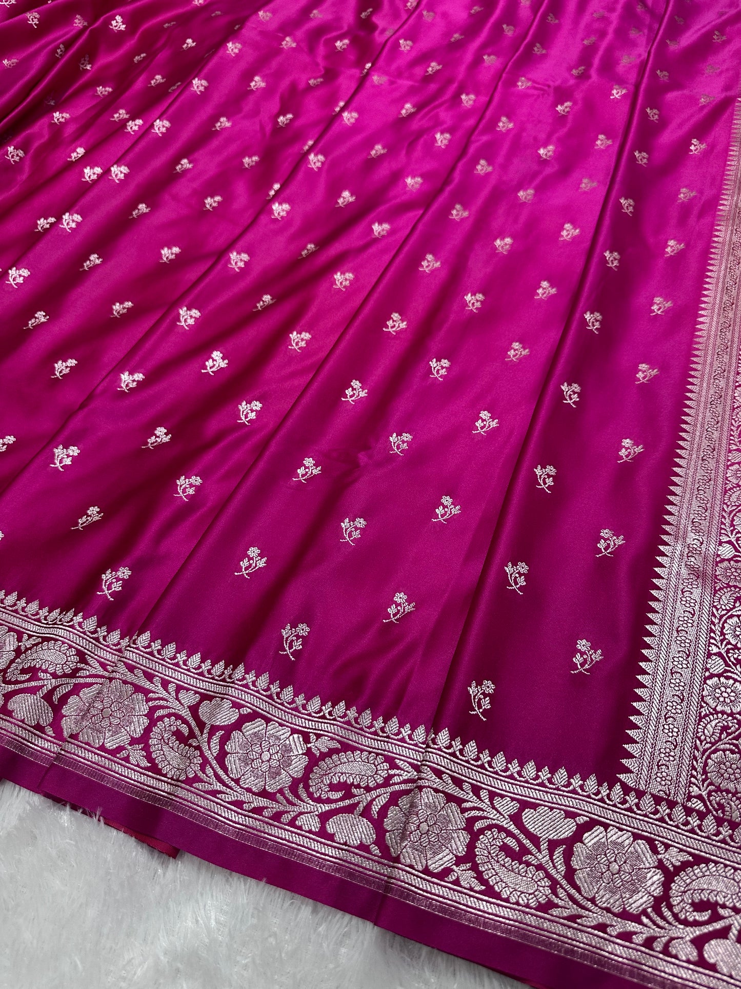 Magenta Pink Katan Silk Banarasi Saree with Classic Copper Zari Kalka-Bel Border and Delicate Floral Sprigs