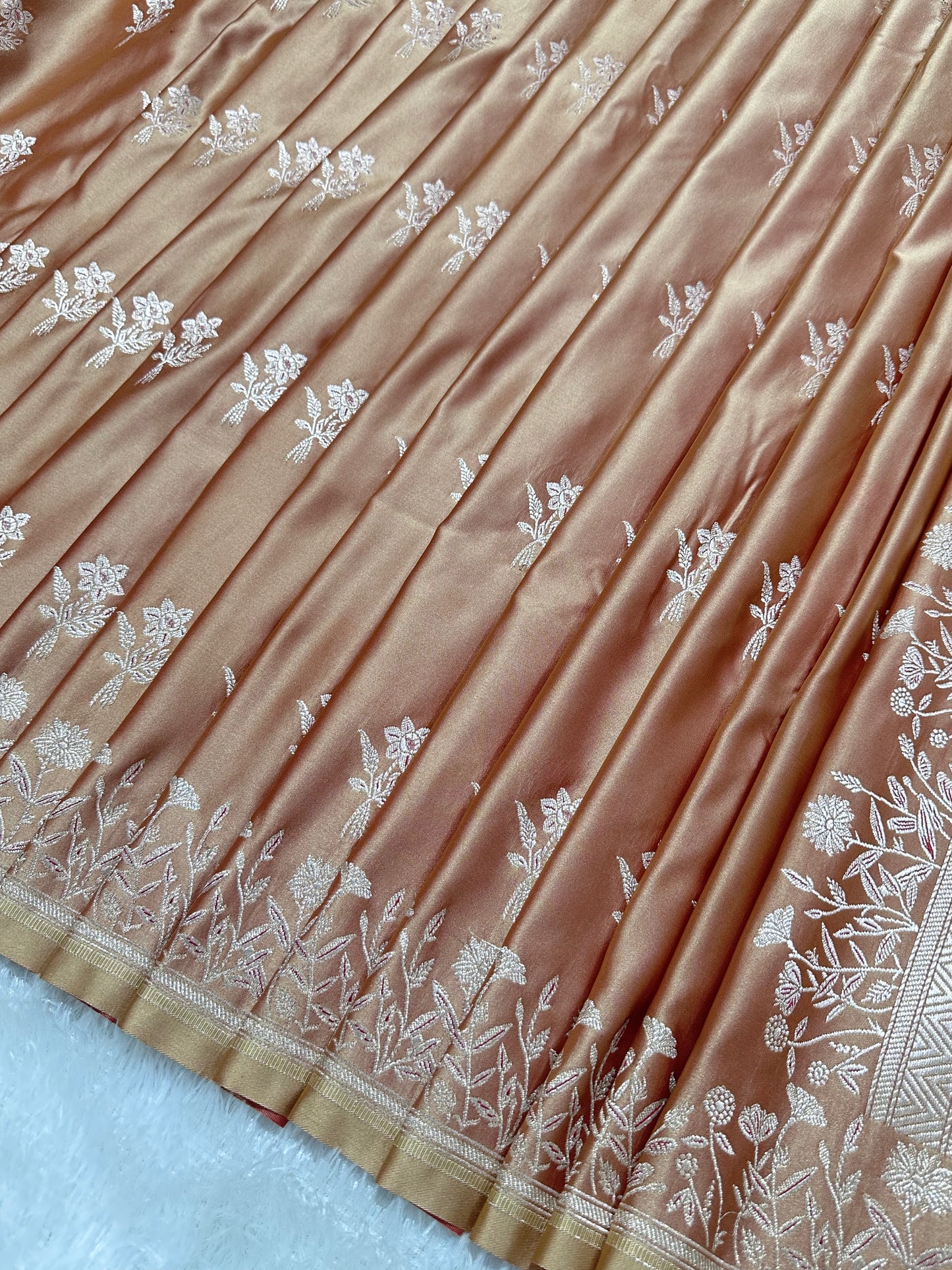 Premium Dusty Rose Banarasi Silk Saree With Elegant Double Zari Buti Border