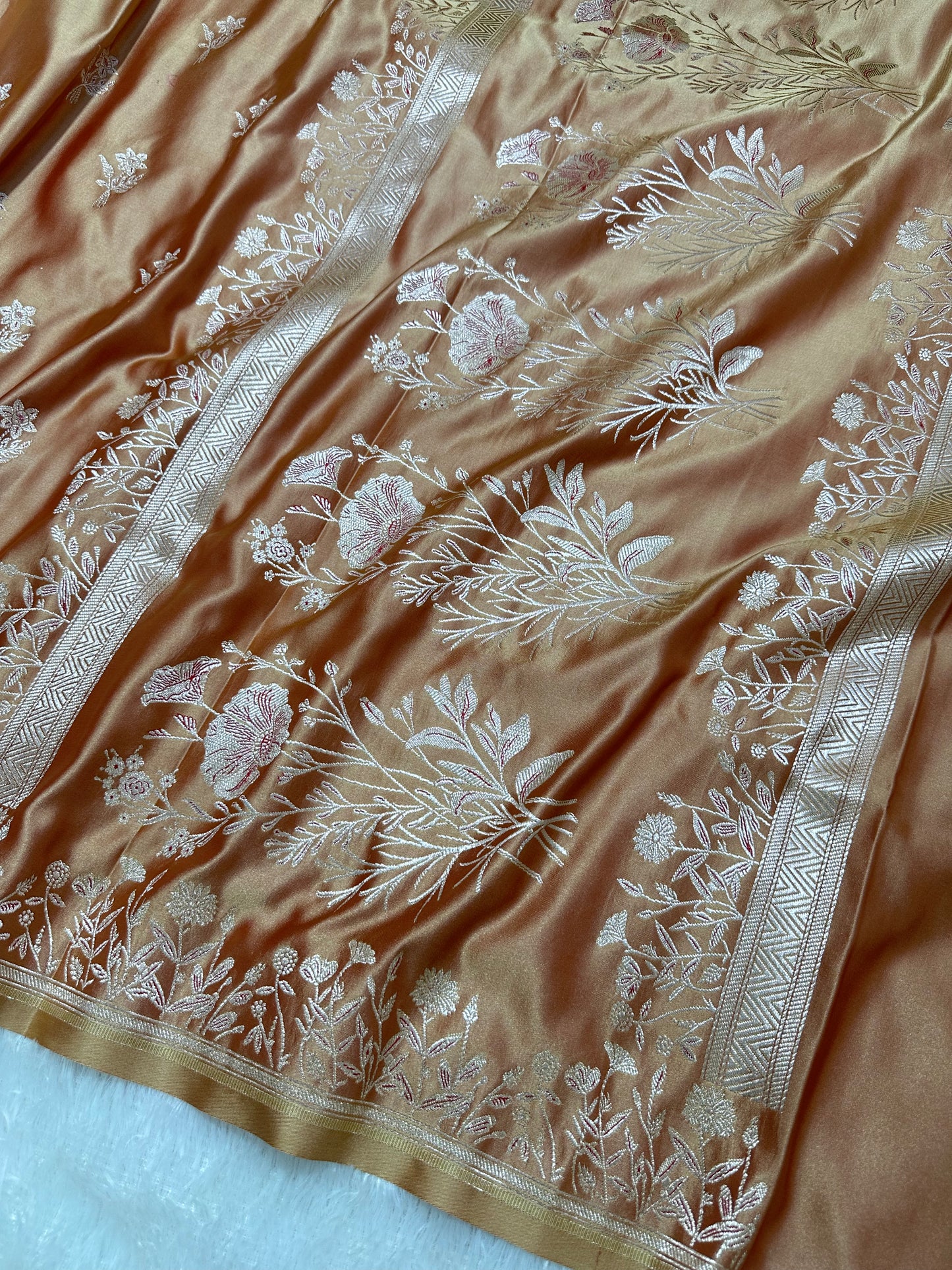 Premium Dusty Rose Banarasi Silk Saree With Elegant Double Zari Buti Border