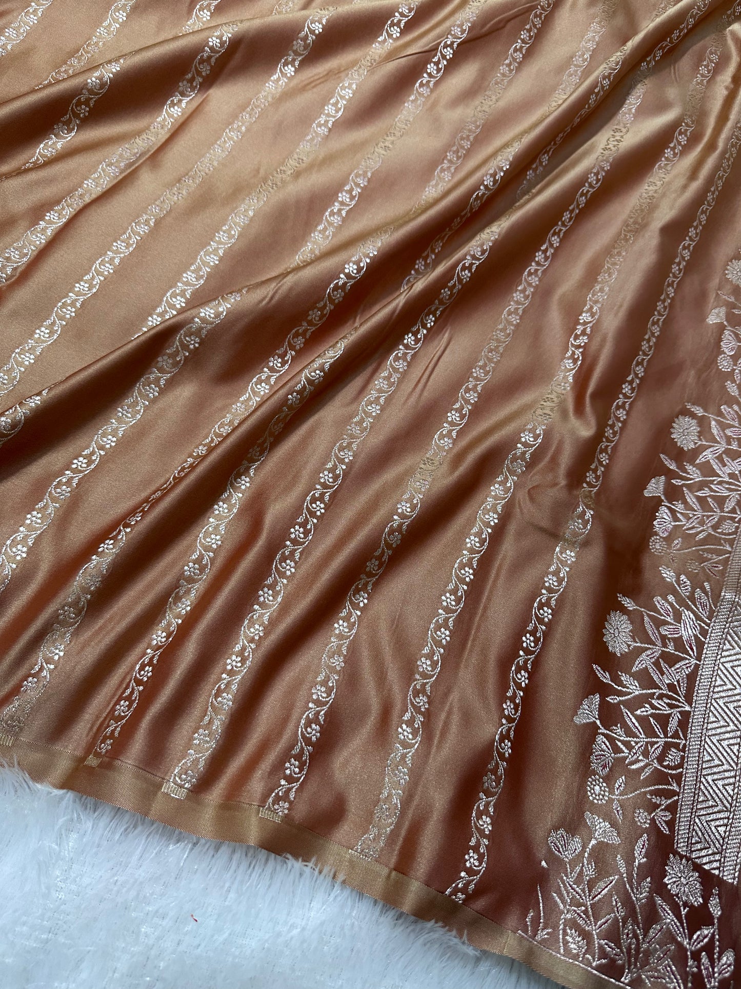 Premium Dusty Rose Banarasi Silk Saree With Elegant Double Zari Buti Border