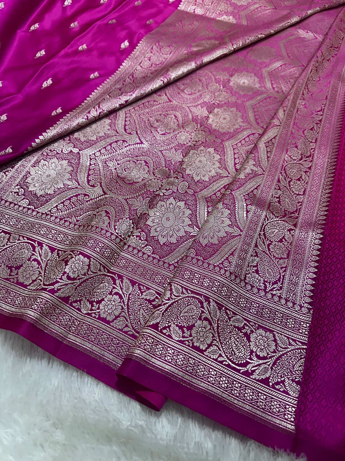 Onion Pink Katan Silk Banarasi Saree with Heritage Copper Zari Kalka Bel Border and Sleek Leaf Sprigs