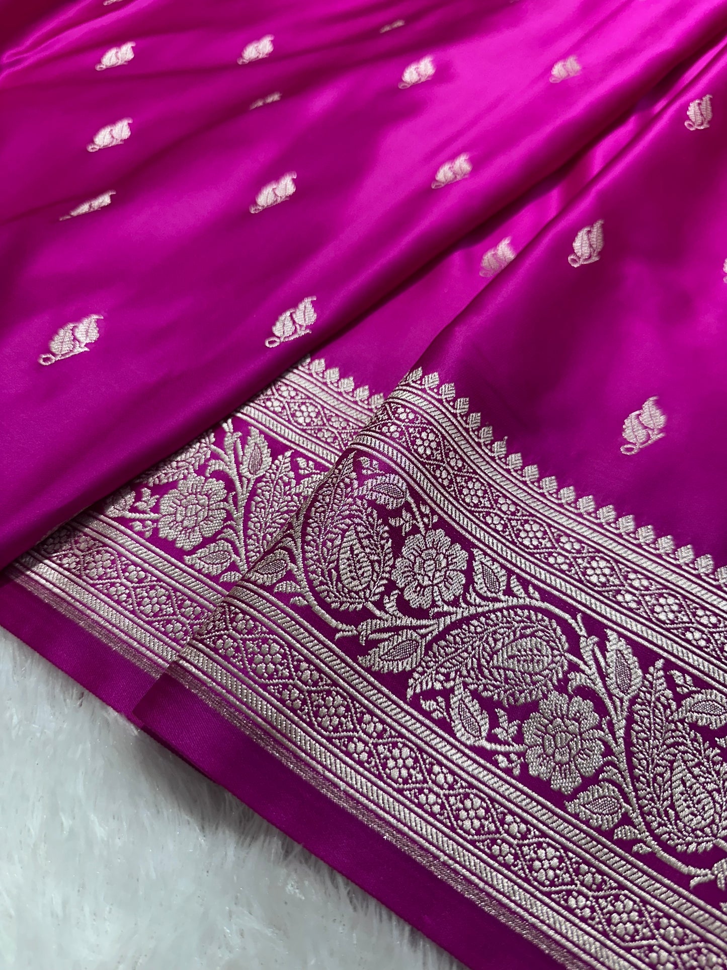 Onion Pink Katan Silk Banarasi Saree with Heritage Copper Zari Kalka Bel Border and Sleek Leaf Sprigs