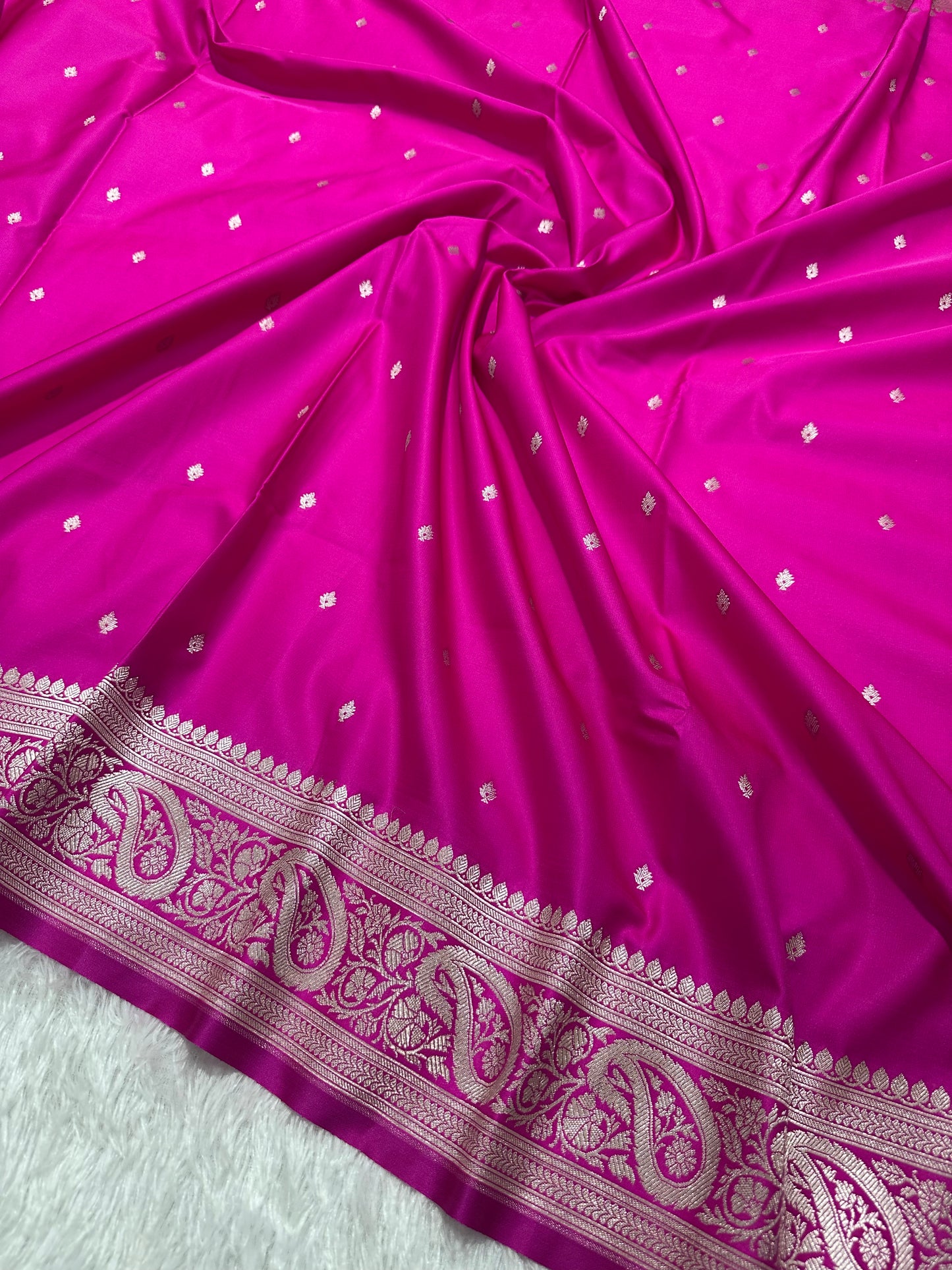 Rose pink Katan Silk Banarasi Saree with Traditional Paisley Border and Shimmering Copper Zari Micro-Butis (Copy)