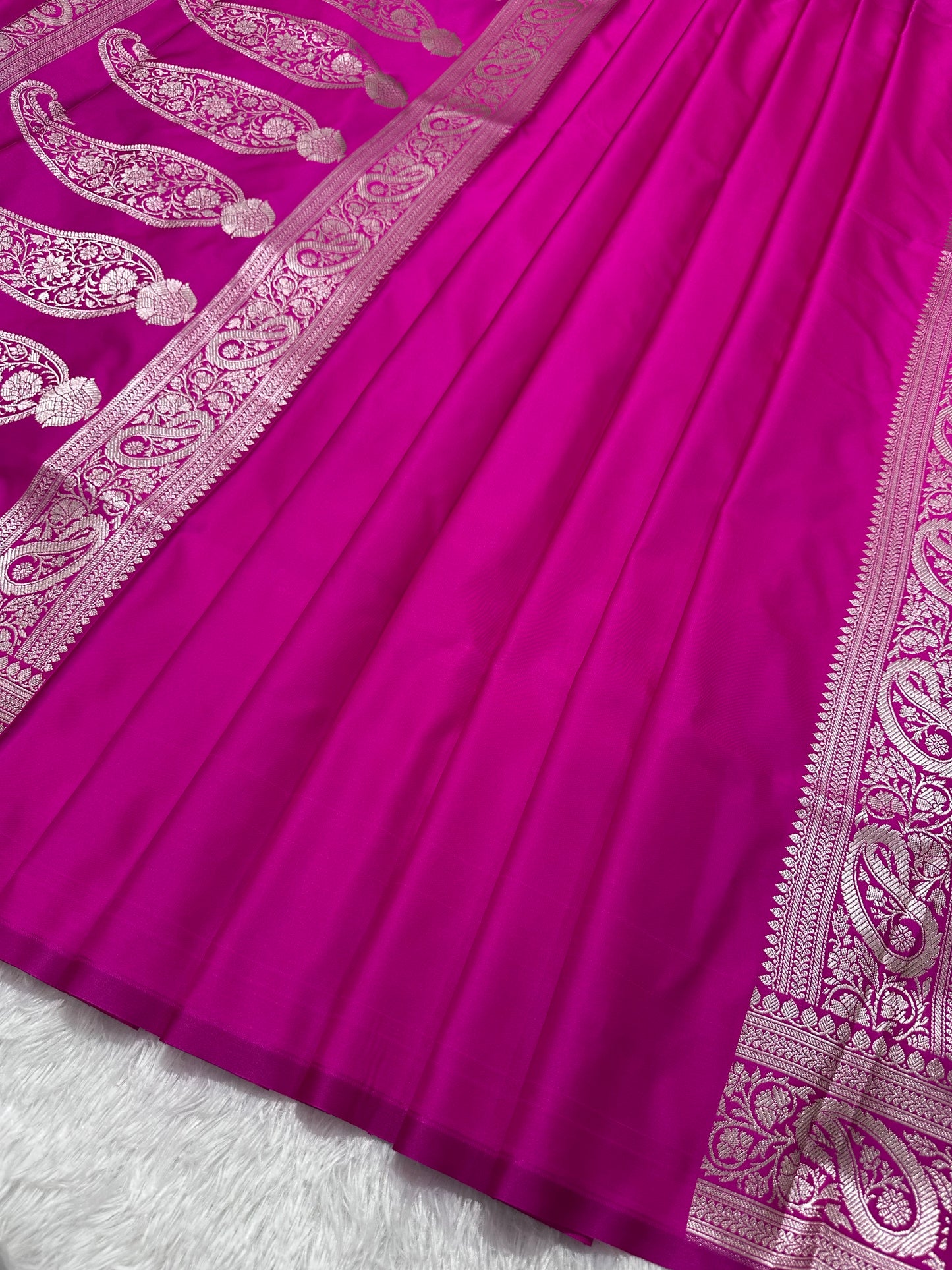 Rose pink Katan Silk Banarasi Saree with Traditional Paisley Border and Shimmering Copper Zari Micro-Butis (Copy)
