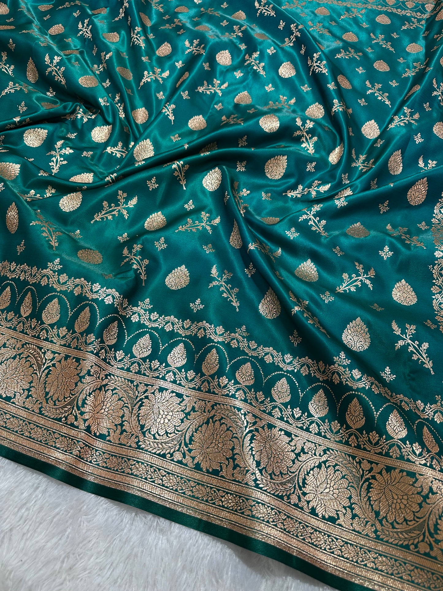 Rama Green Satin Silk Banarasi Saree with Royal Guldasta Chakra Border and Bold Gold Panna Butis (Copy)