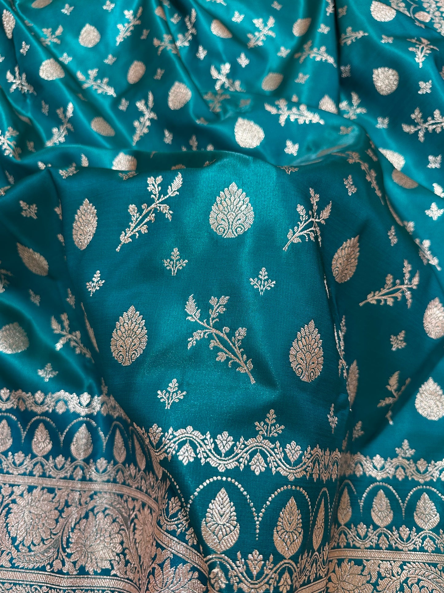 Rama Green Satin Silk Banarasi Saree with Royal Guldasta Chakra Border and Bold Gold Panna Butis (Copy)