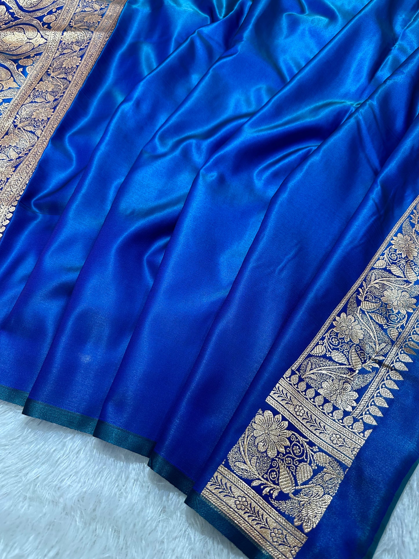 Peacock Dual-Tone Satin Silk Banarasi Saree with Royal Guldasta Chakra Border and Bold Gold Panna Butis (Copy) (Copy)