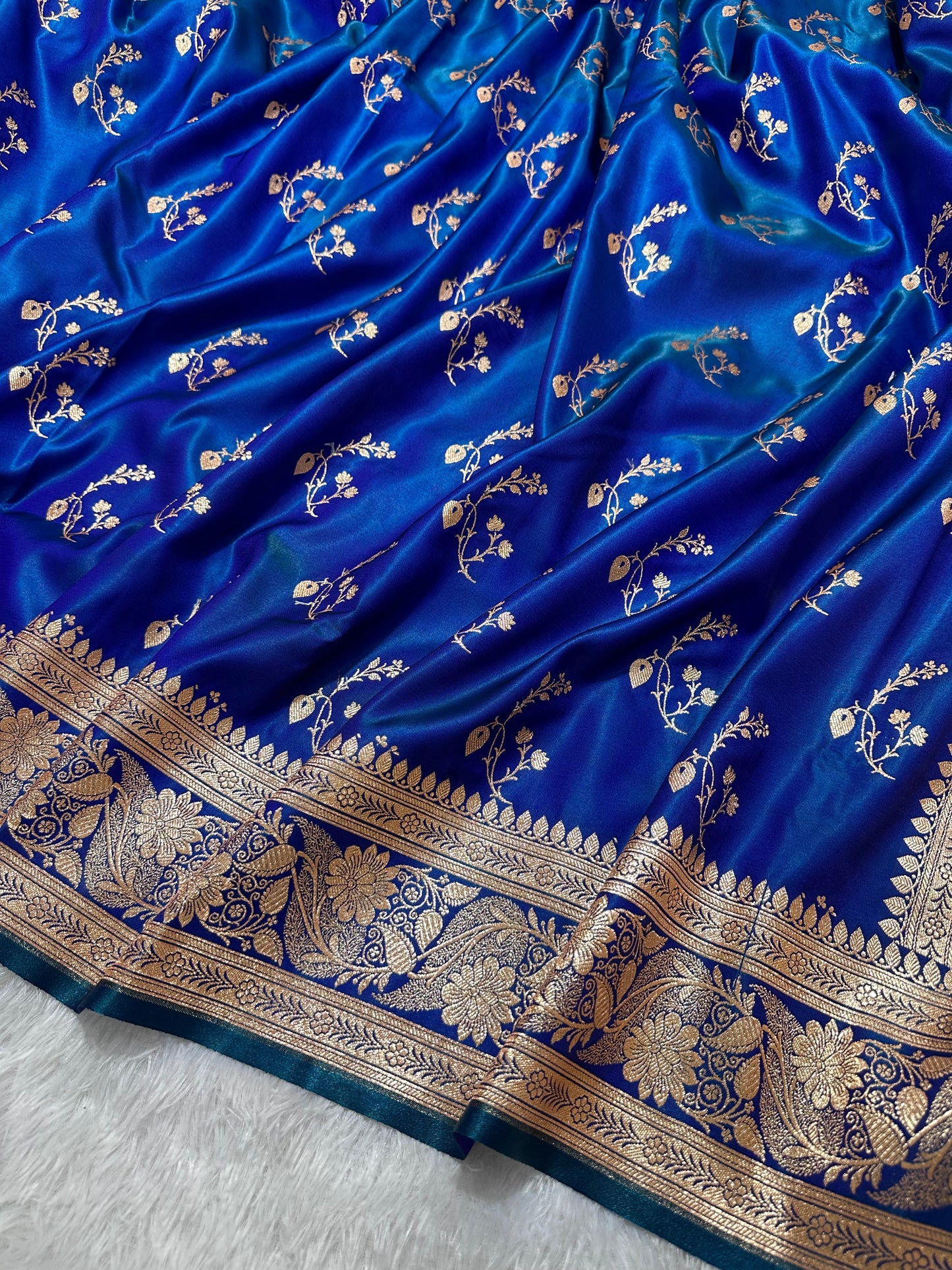 Peacock Dual-Tone Satin Silk Banarasi Saree with Royal Guldasta Chakra Border and Bold Gold Panna Butis (Copy) (Copy)