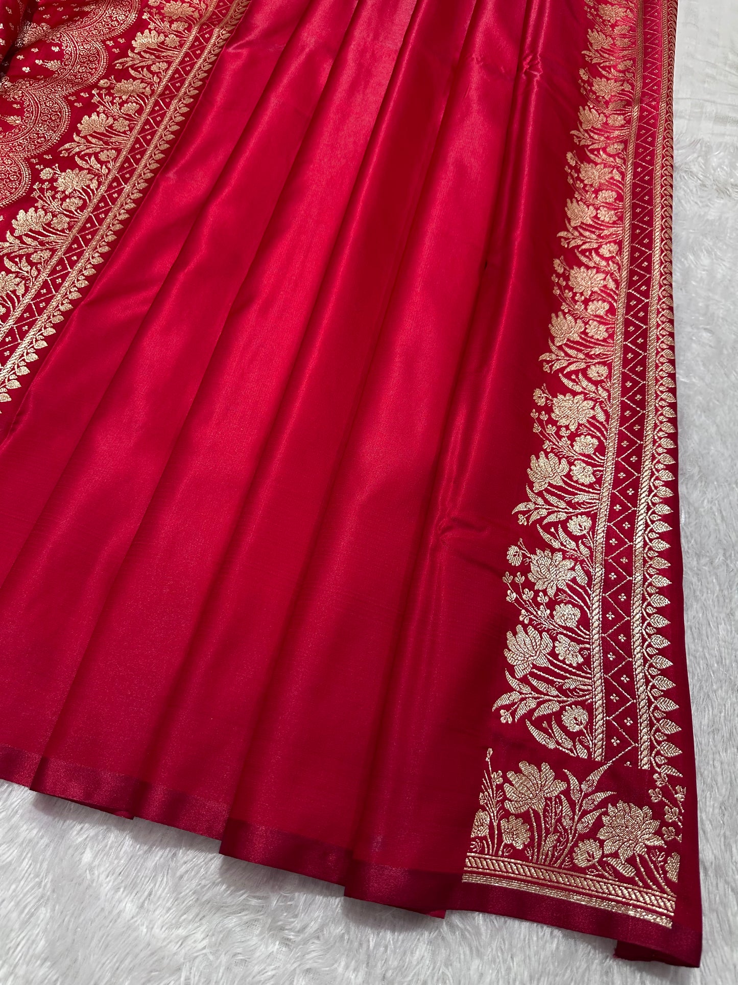 Crimson Red Satin Silk Banarasi Saree with Delicate Floral Arch Border and Bold Gold Panna Butis