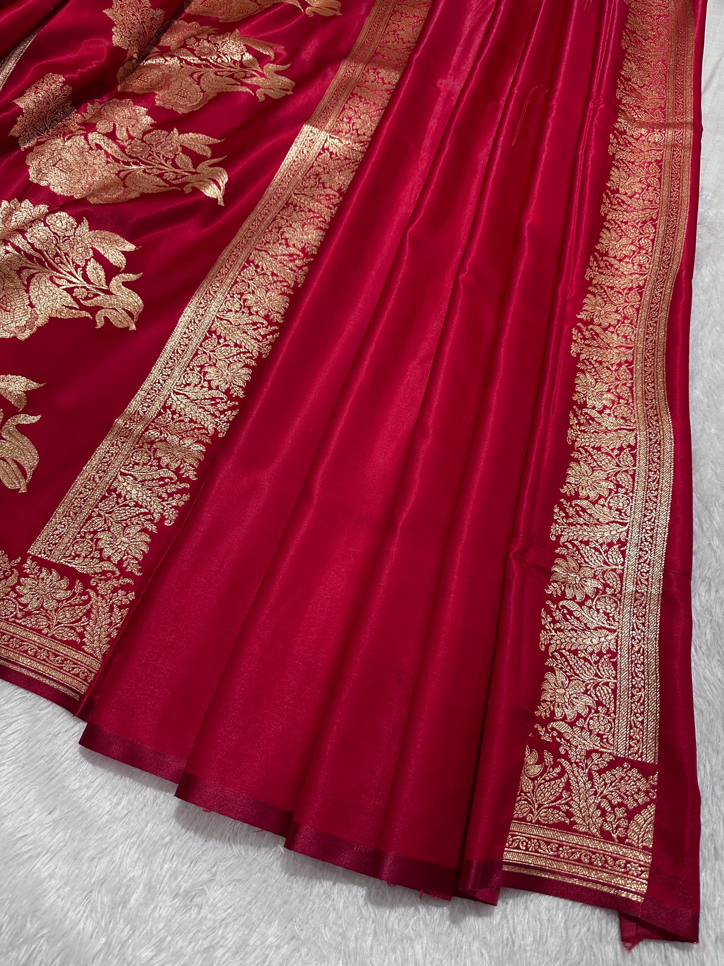 Elegant Crimson Red Satin Silk Banarasi Saree with Delicate Floral Arch Border and Traditional Kalka Butis