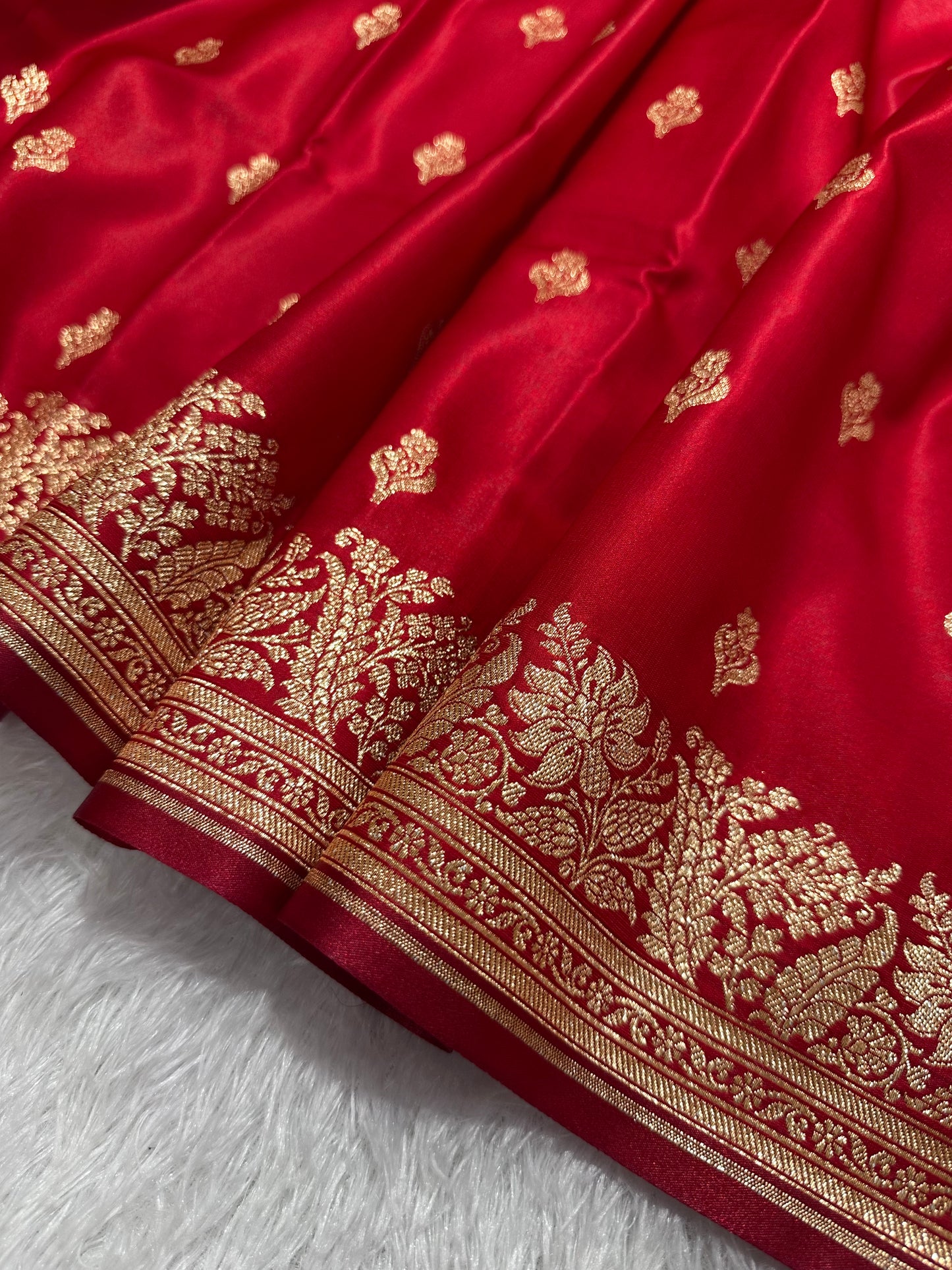 Elegant Crimson Red Satin Silk Banarasi Saree with Delicate Floral Arch Border and Traditional Kalka Butis