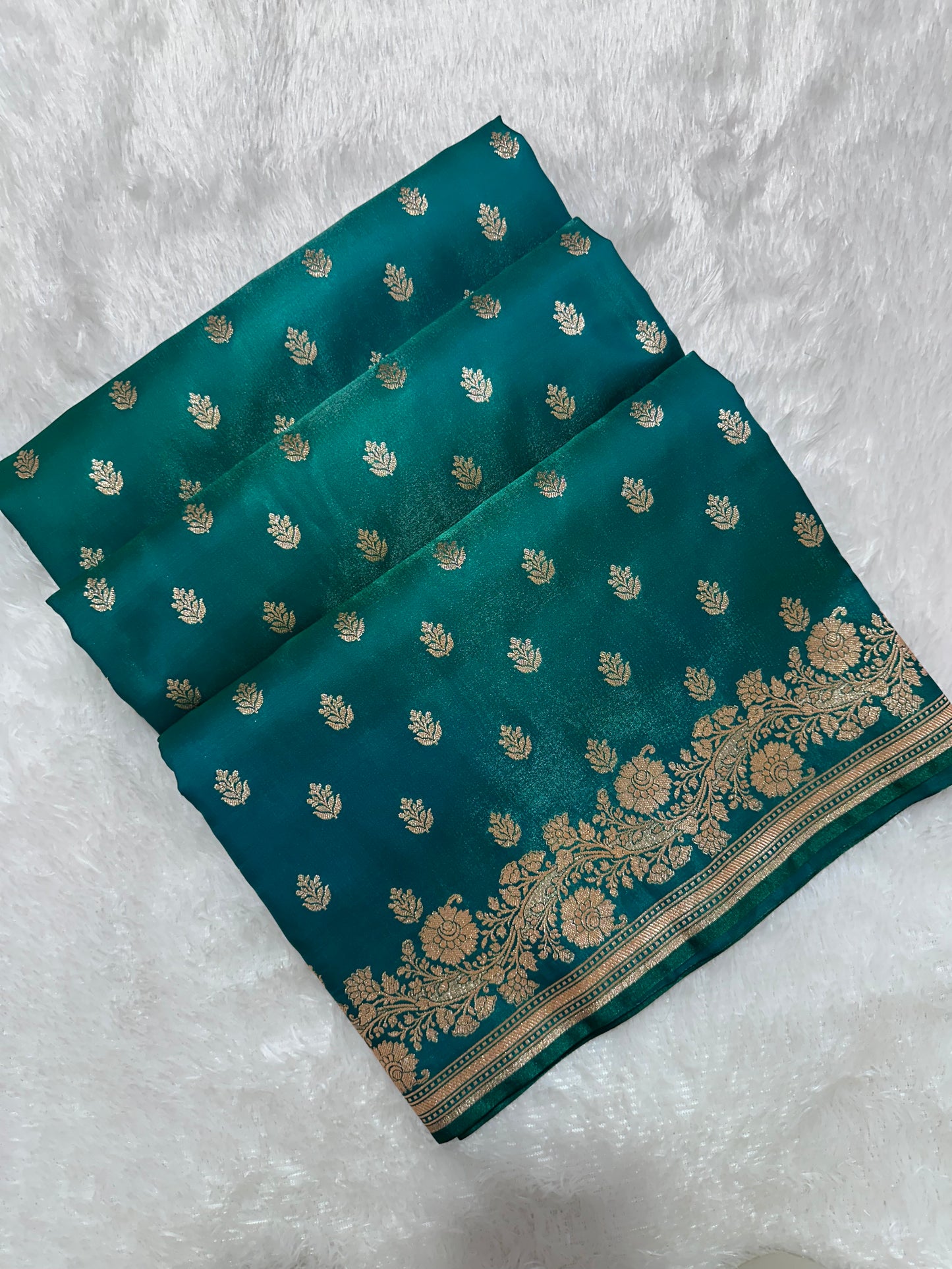 Elegant Rama Green Satin Silk Banarasi Saree with Delicate Floral Arch Border and Full-Bloomed Rose Butis