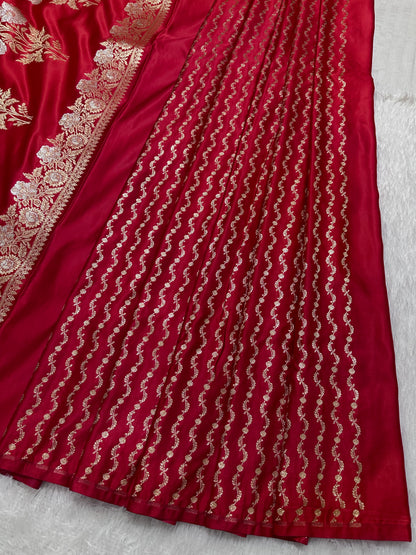 Elegant Tomato Red Katan Silk Banarasi Saree with Delicate Floral Arch Border and Traditional Bouquet Leaf Butis