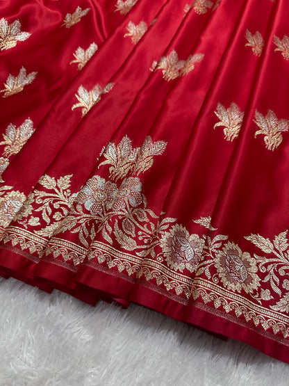 Elegant Tomato Red Katan Silk Banarasi Saree with Delicate Floral Arch Border and Traditional Bouquet Leaf Butis