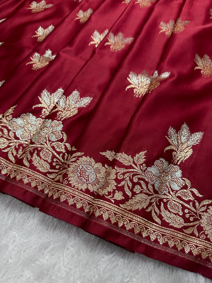 Elegant Maroon Katan Silk Banarasi Saree with Delicate Floral Arch Border and Traditional Bouquet Leaf Butis