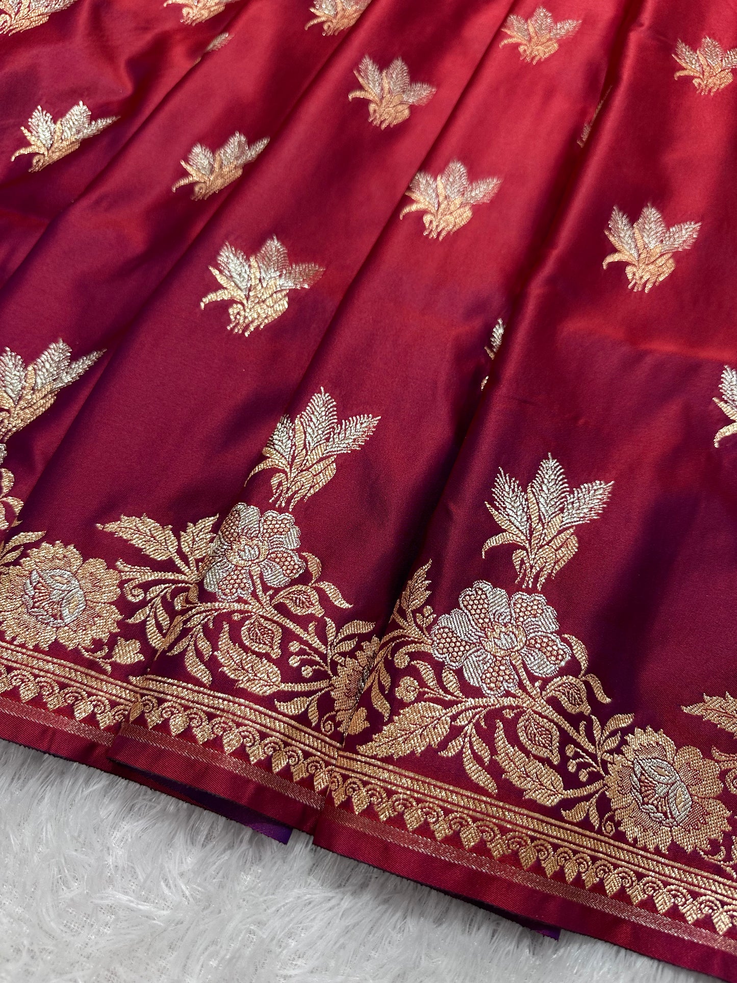 Elegant Wine Purple Katan Silk Banarasi Saree with Delicate Floral Arch Border and Traditional Bouquet Leaf Butis