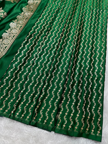 Premium Bottle Green Katan Silk Banarasi Saree with Delicate Floral Arch Border and Traditional Bouquet Leaf Butis