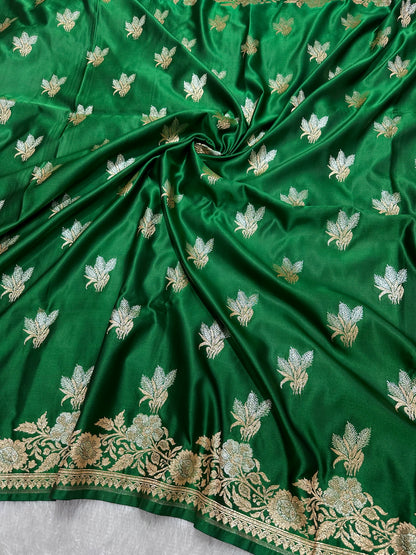 Premium Bottle Green Katan Silk Banarasi Saree with Delicate Floral Arch Border and Traditional Bouquet Leaf Butis
