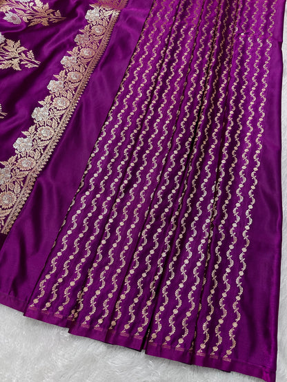 Elegant Magenta Purple Katan Silk Banarasi Saree with Delicate Floral Arch Border and Traditional Bouquet Leaf Butis