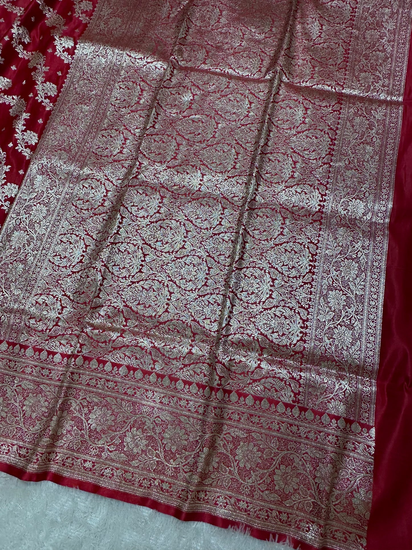 Elegant Crimson Red Katan Silk Banarasi Saree with Royal Floral Vine Pallu and Vertical Wavy Bel Work