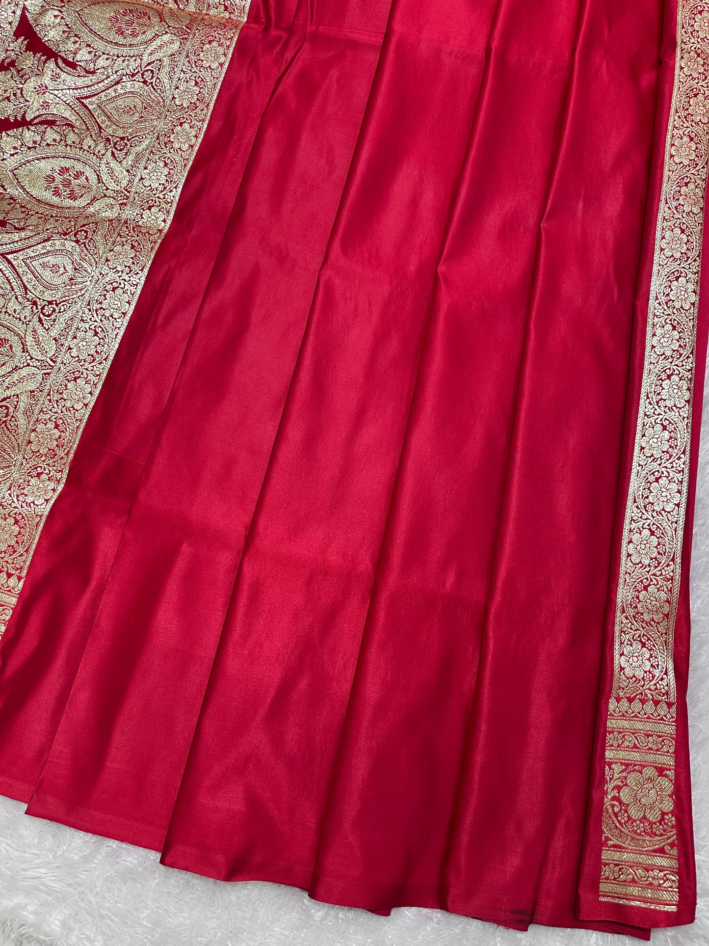 Premium Peacock Teal Green Katan Silk Banarasi Saree with Royal Heritage Pallu and Traditional Bouquet Leaf Butis